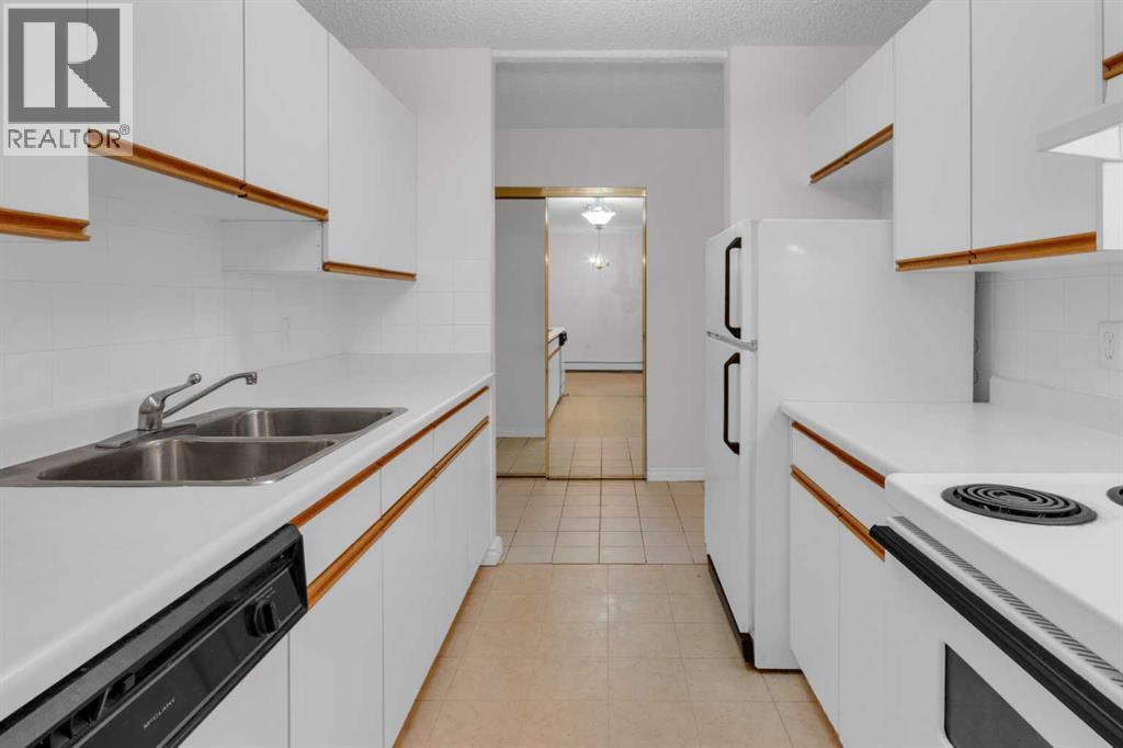 Single Family House for Sale in    Street NW Varsity Calgary 