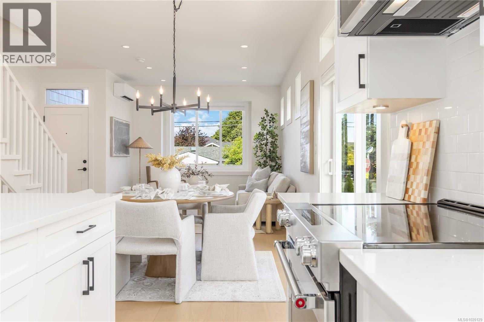 11 10145 Fifth Street, Sidney