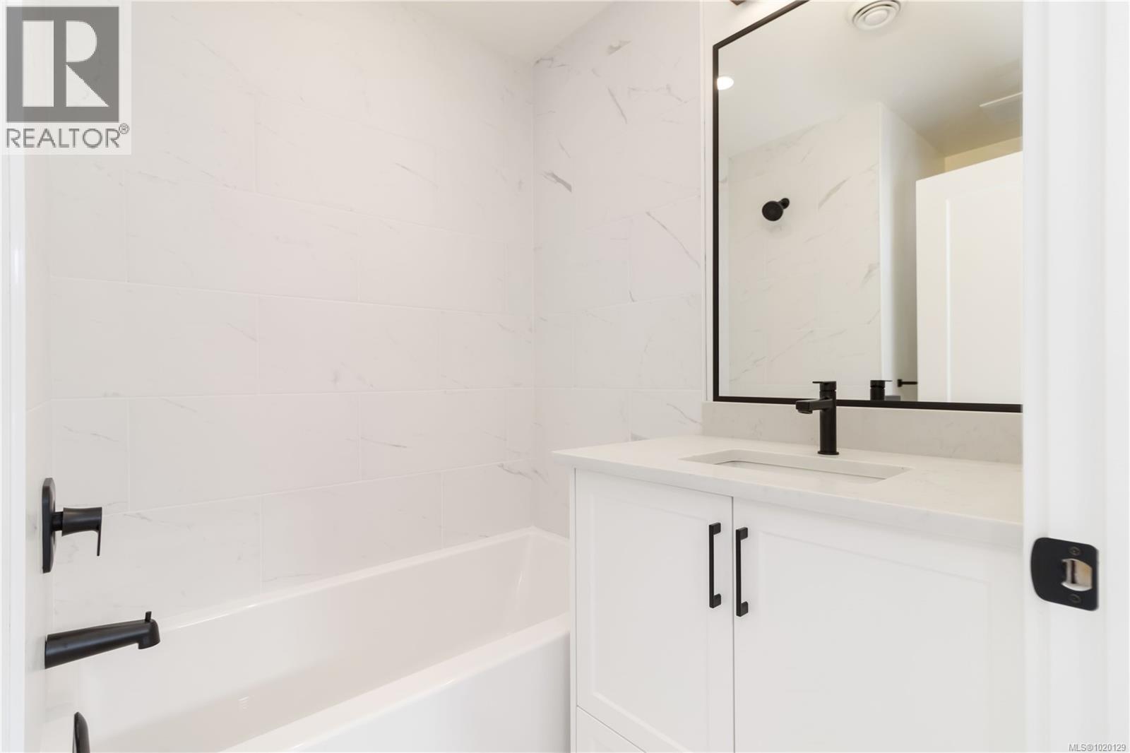 11 10145 Fifth Street, Sidney