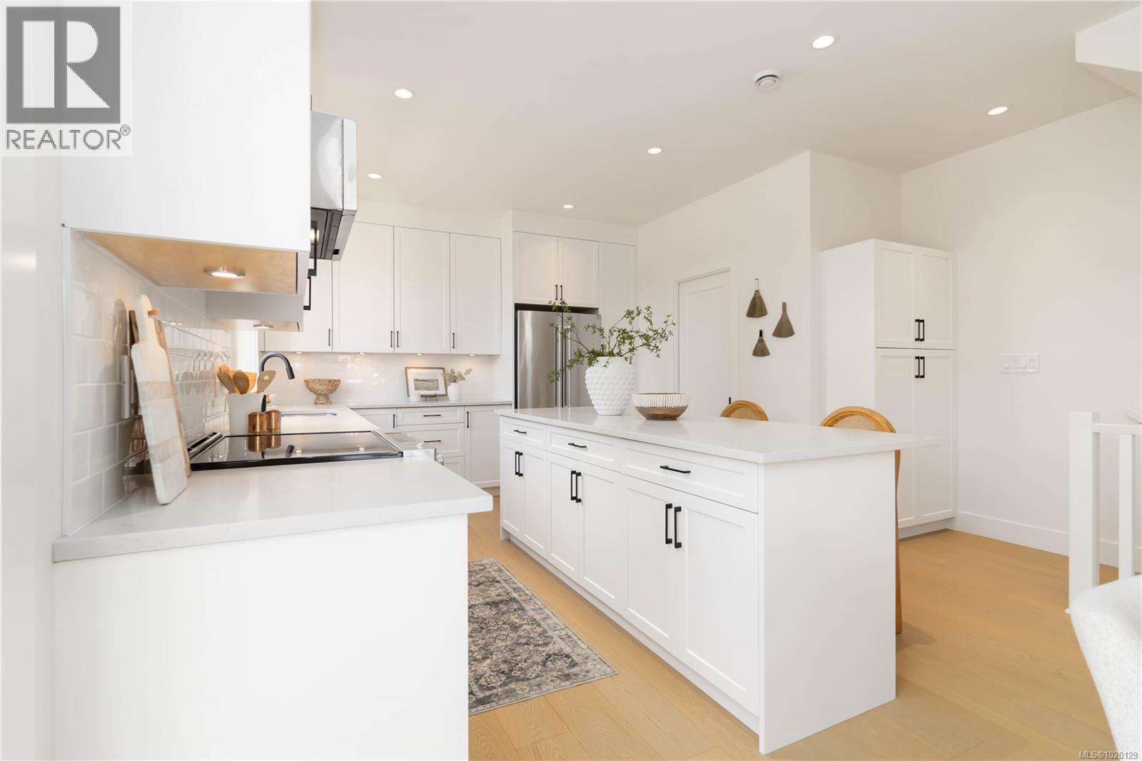 11 10145 Fifth Street, Sidney