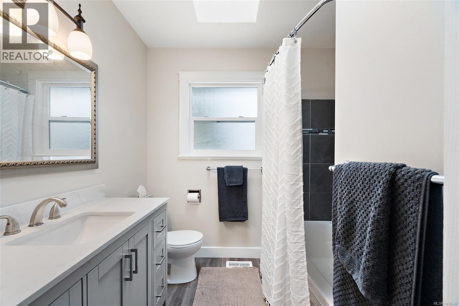 538 Cedarcrest Dr, Colwood