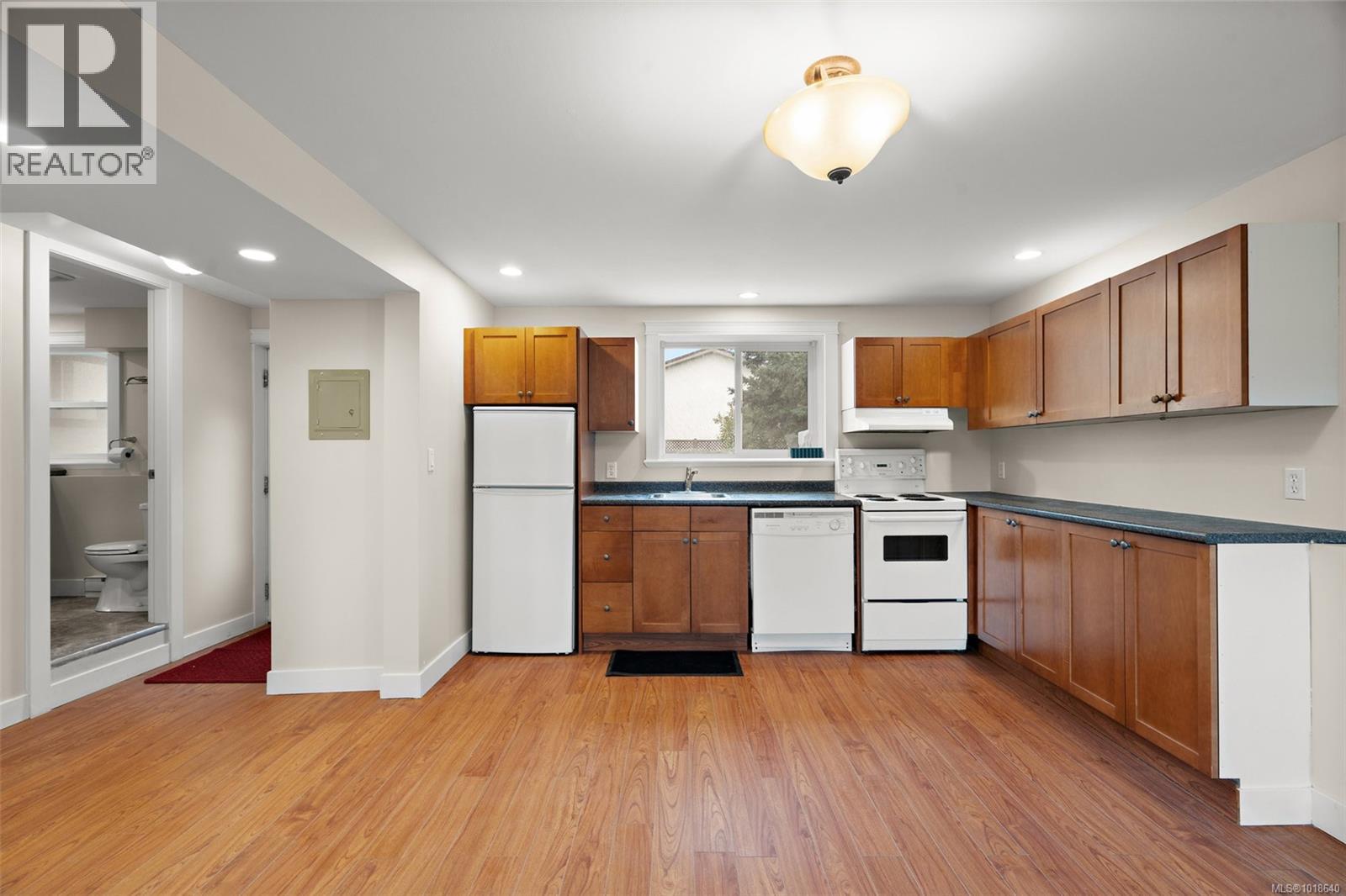 538 Cedarcrest Dr, Colwood