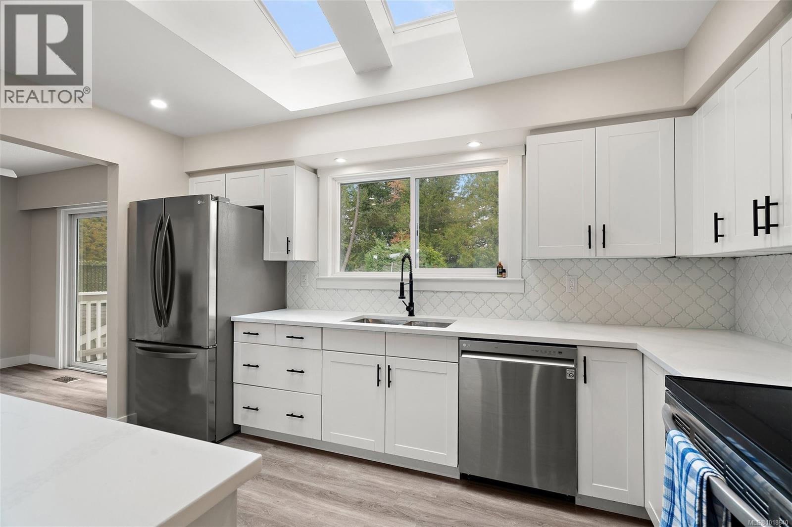 538 Cedarcrest Dr, Colwood