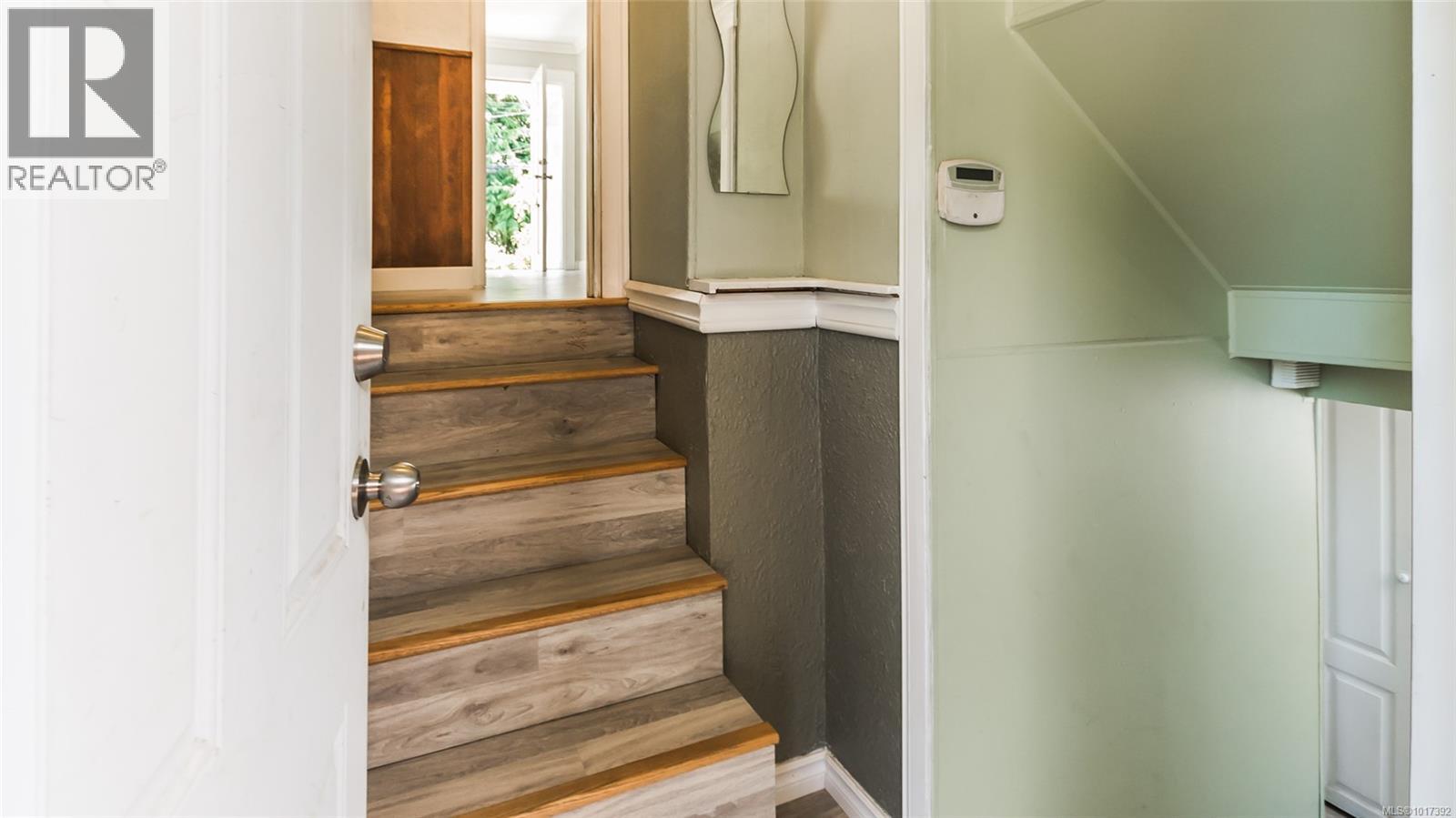 1250 TOWNSITE RD - 33