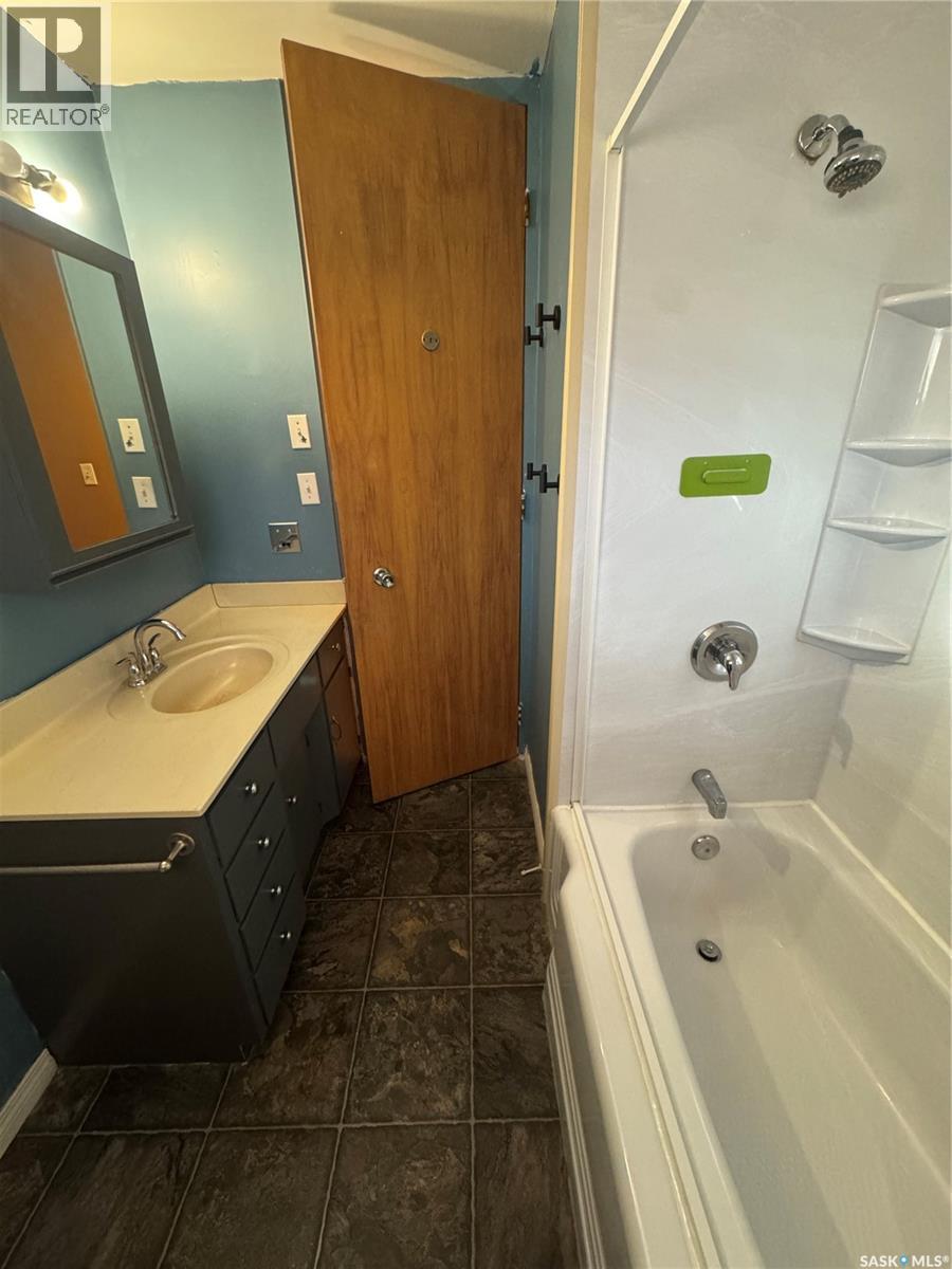 522 1st STREET E — photo 16