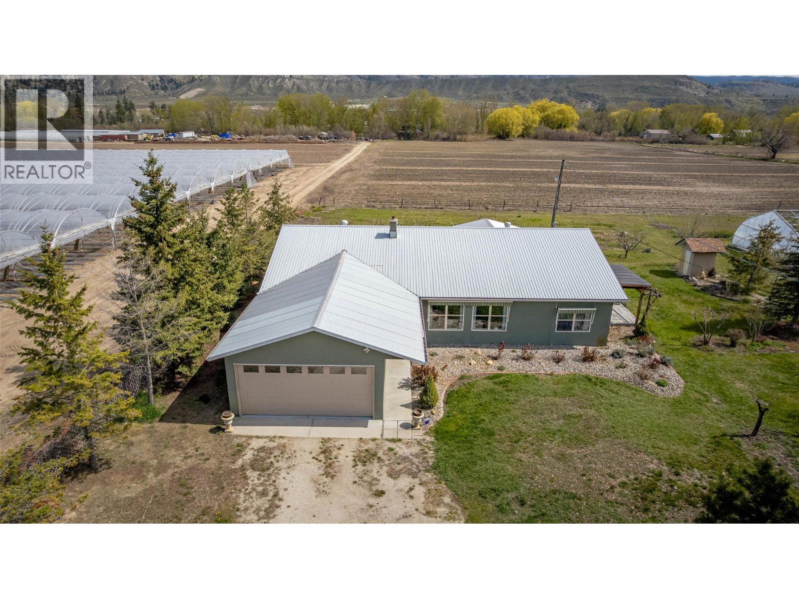 7231 ISLAND Road, Oliver