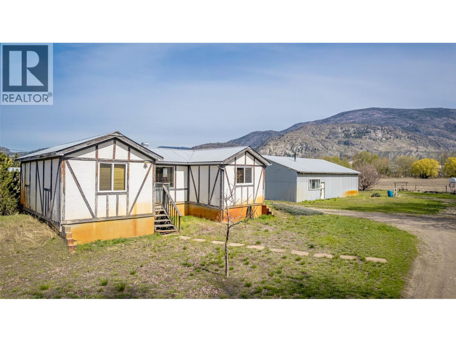 7231 ISLAND Road, Oliver