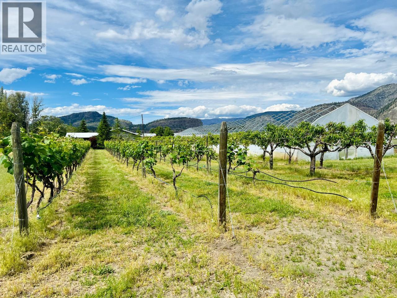 7231 ISLAND Road, Oliver