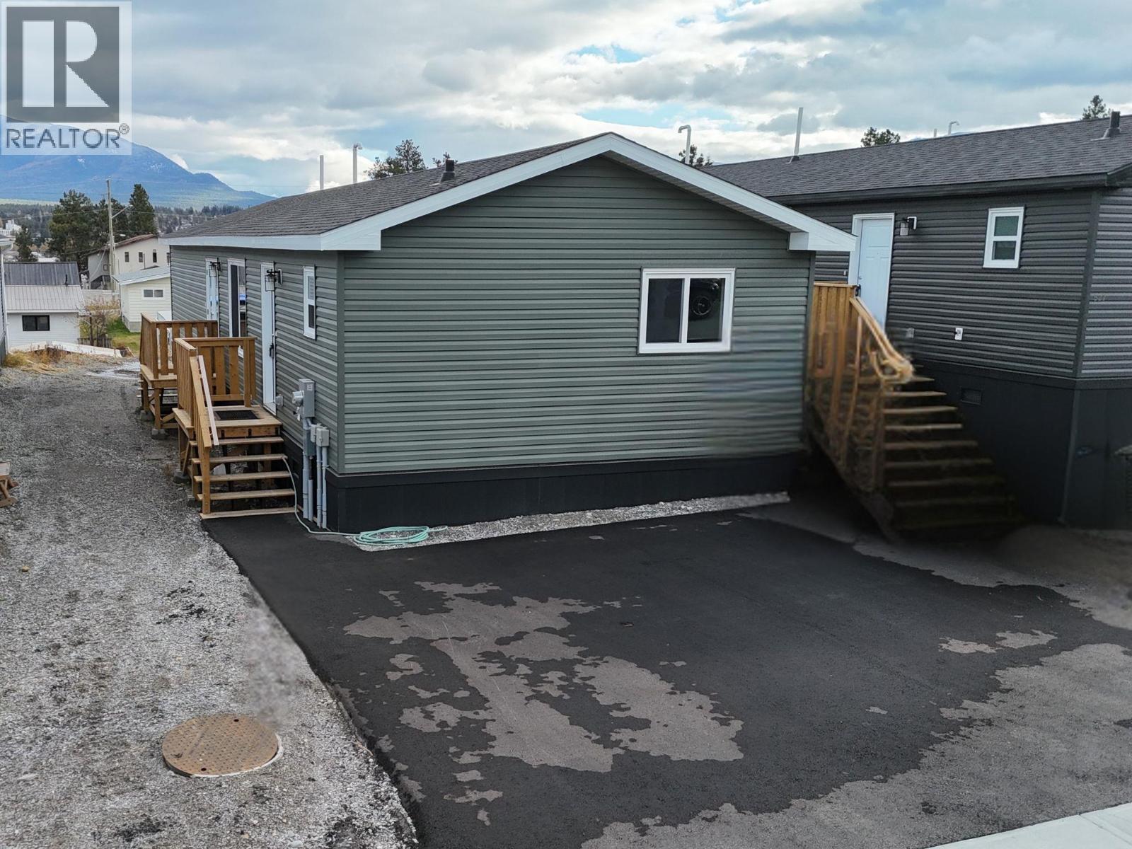 529 Pagurut Avenue W, Cranbrook