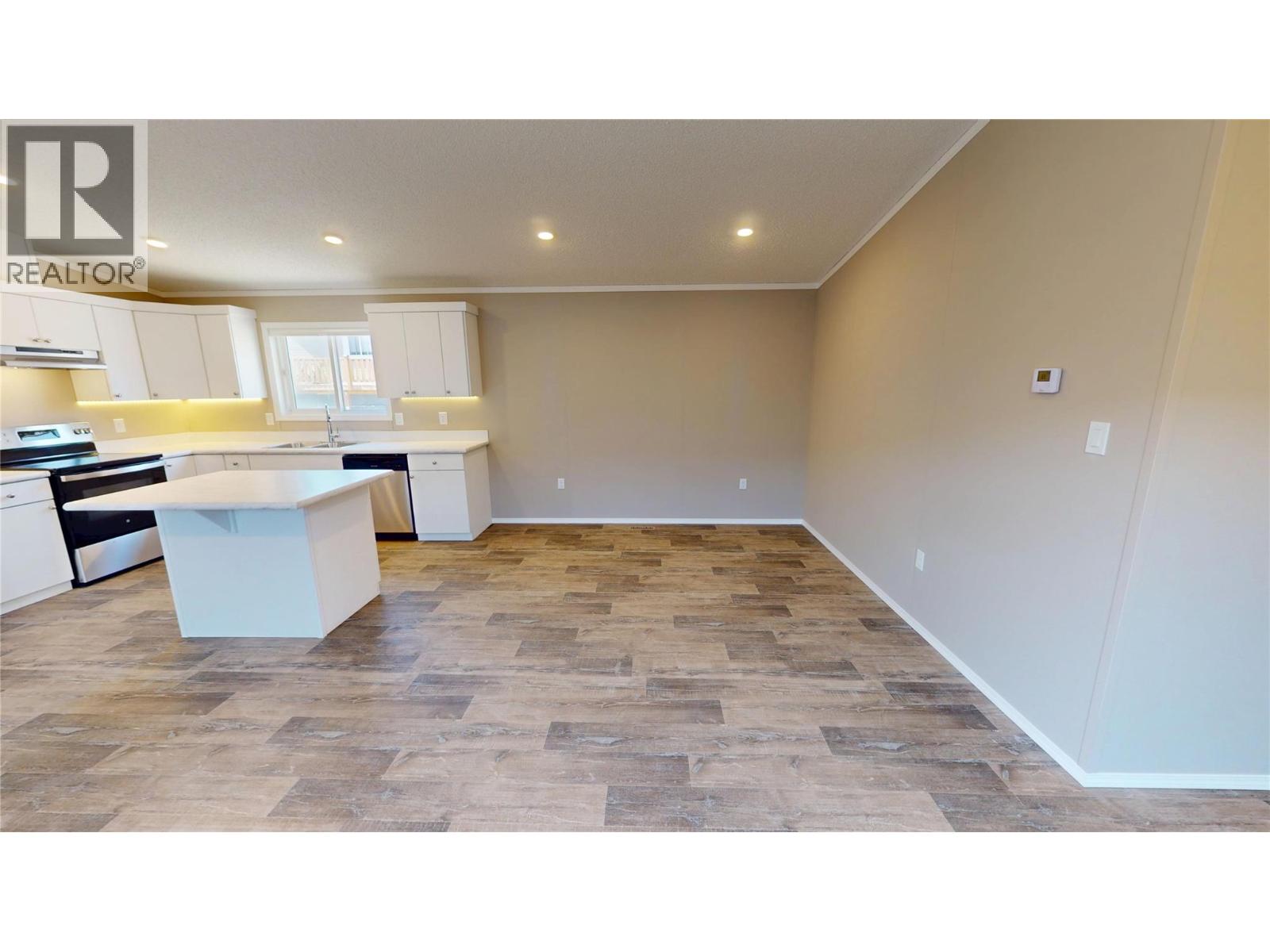 529 Pagurut Avenue W, Cranbrook