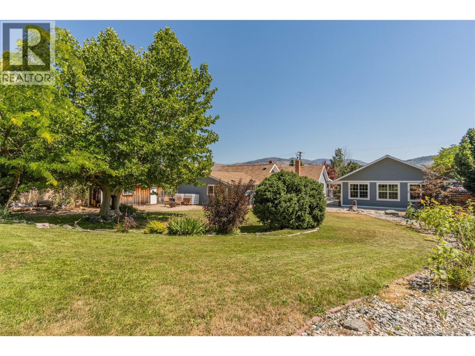 860 Fairview Road, Oliver