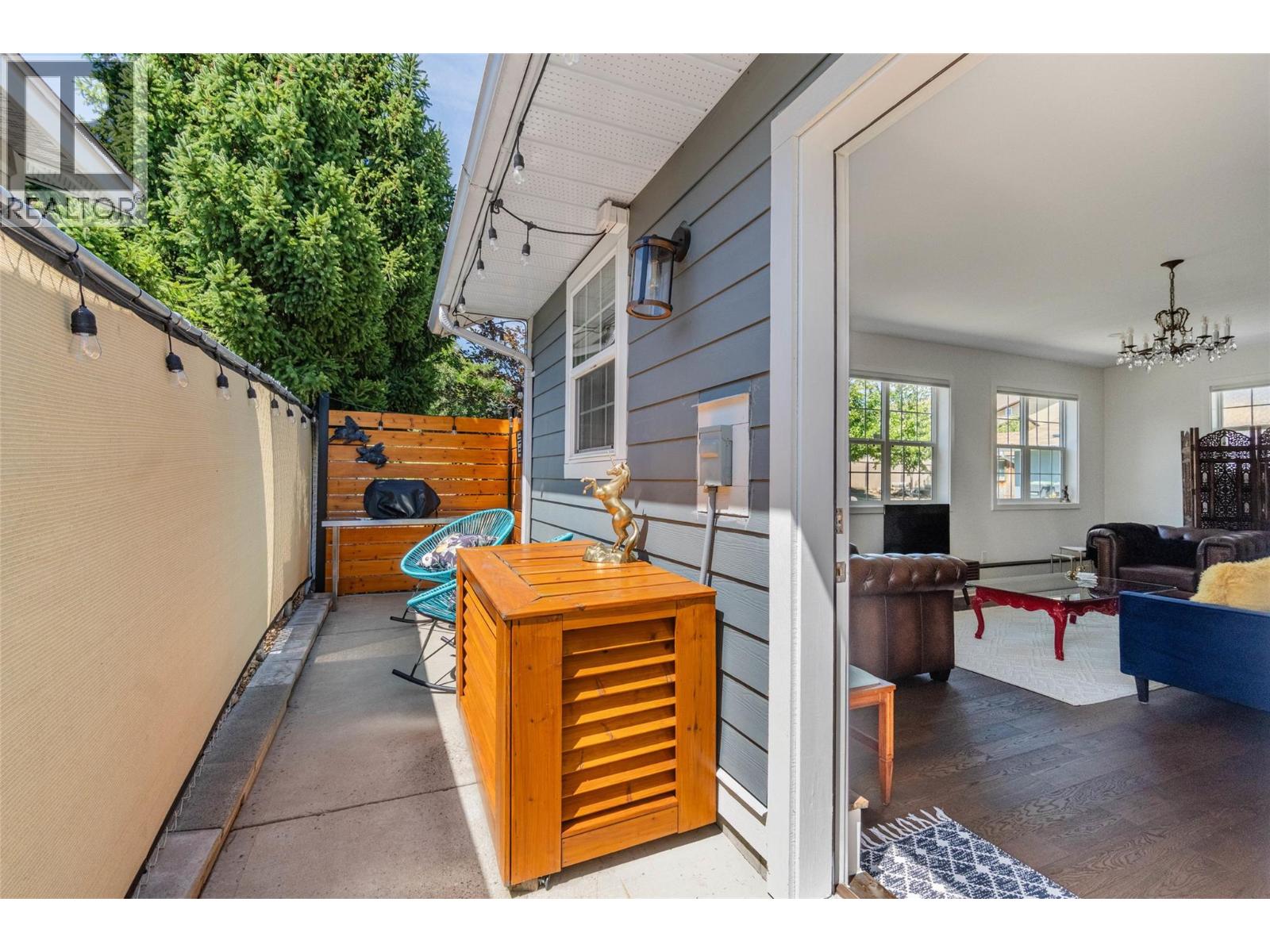 860 Fairview Road, Oliver