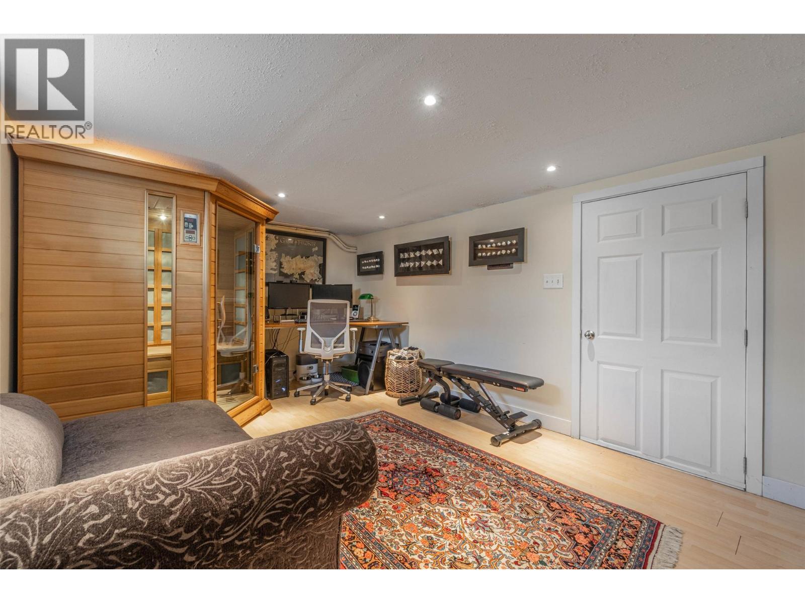 860 Fairview Road, Oliver