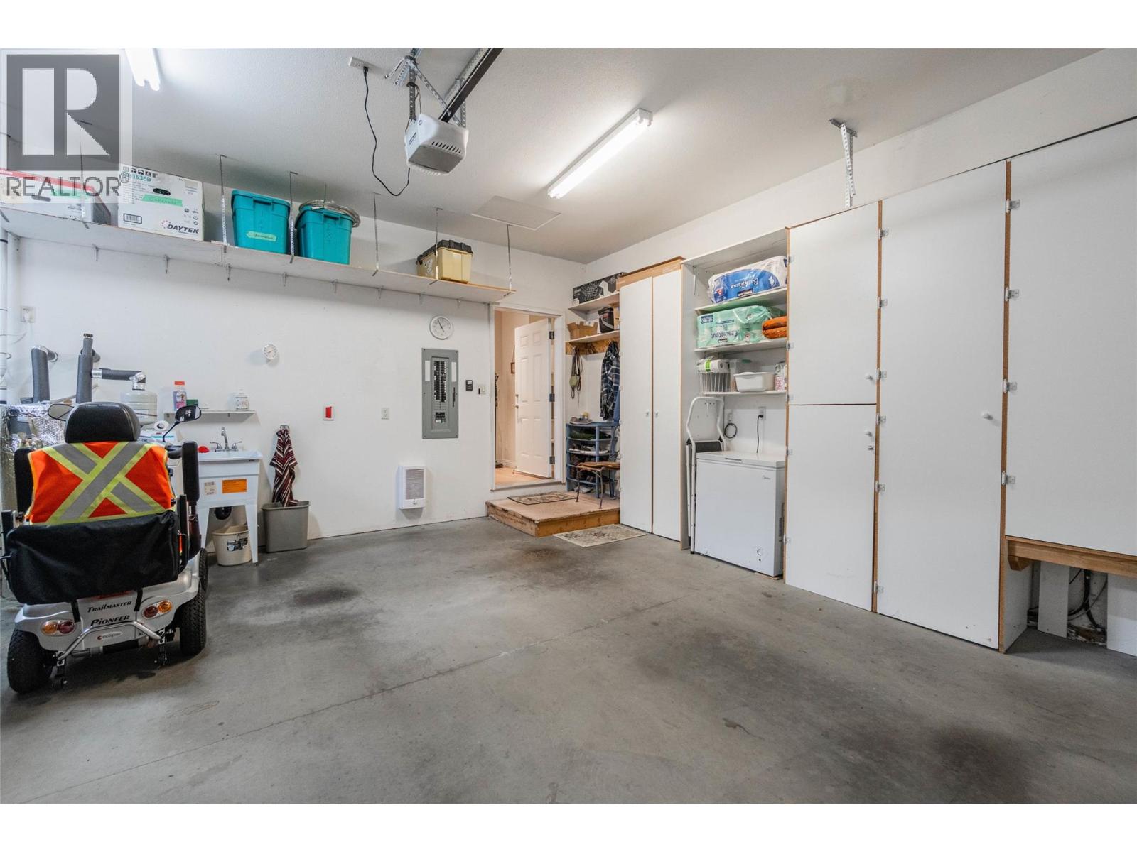  6676 OXBOW Crescent, Oliver