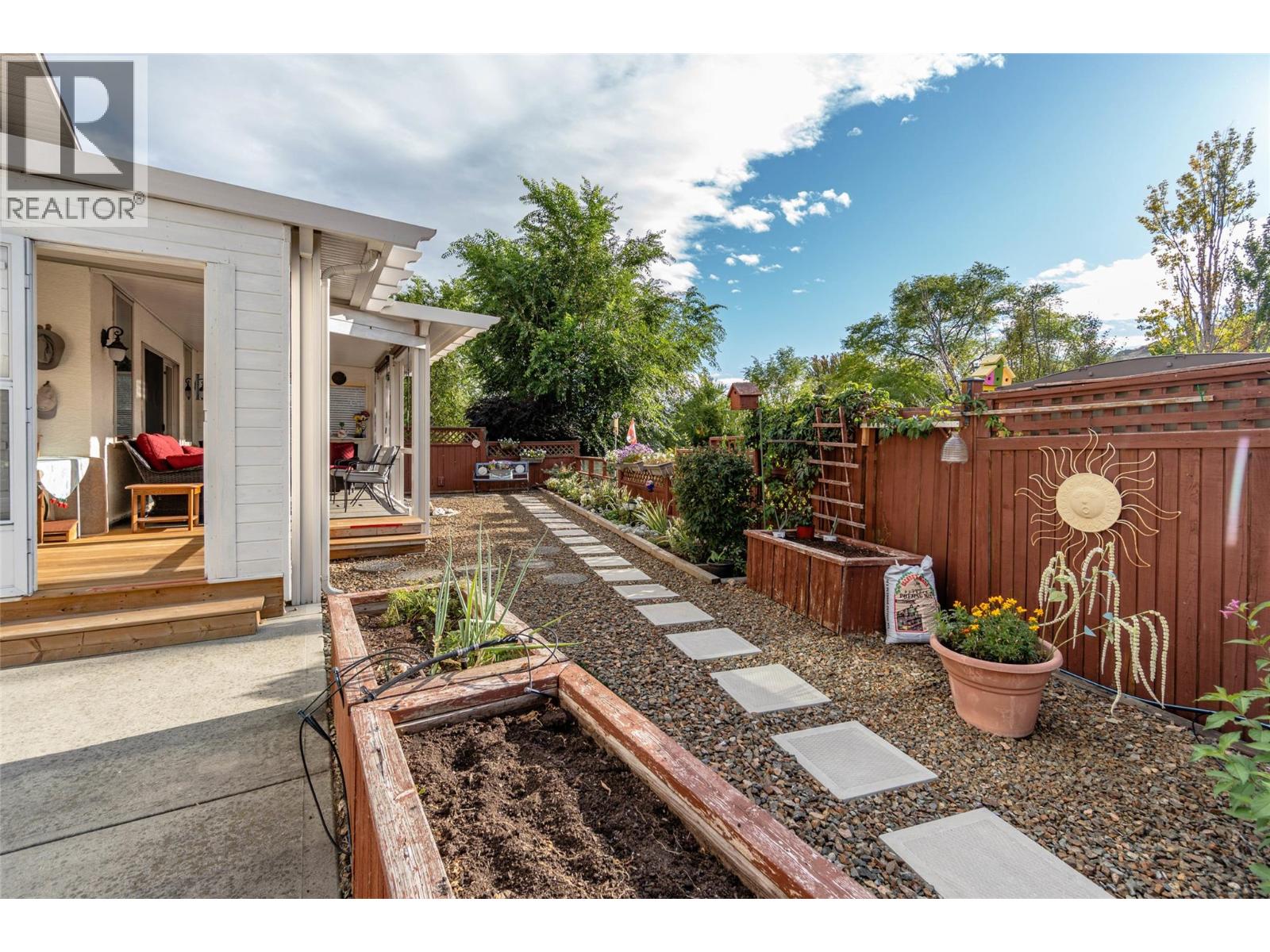  6676 OXBOW Crescent, Oliver