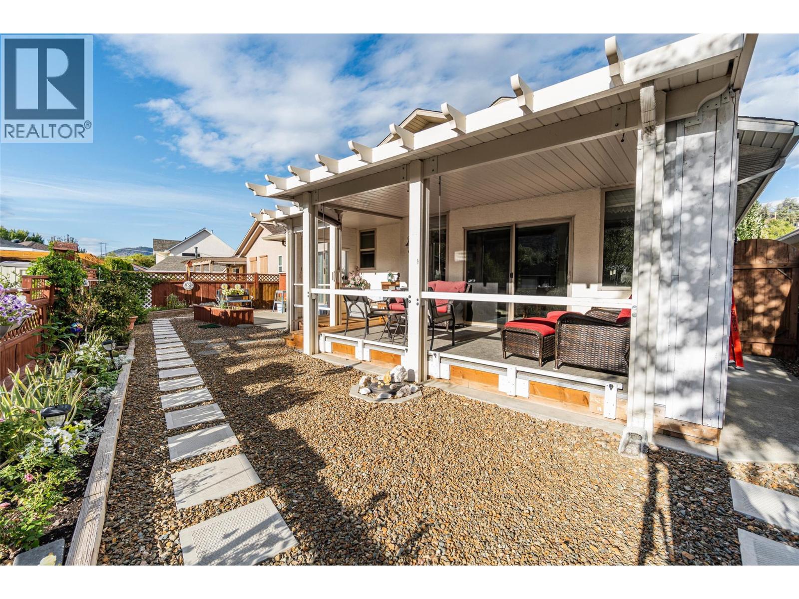  6676 OXBOW Crescent, Oliver