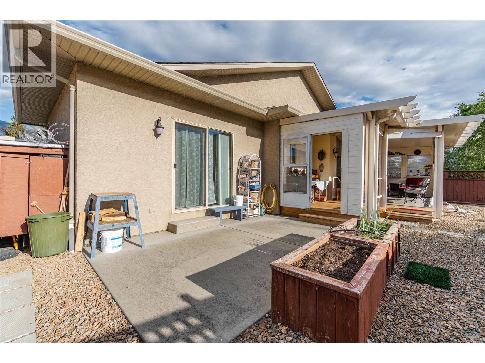  6676 OXBOW Crescent, Oliver