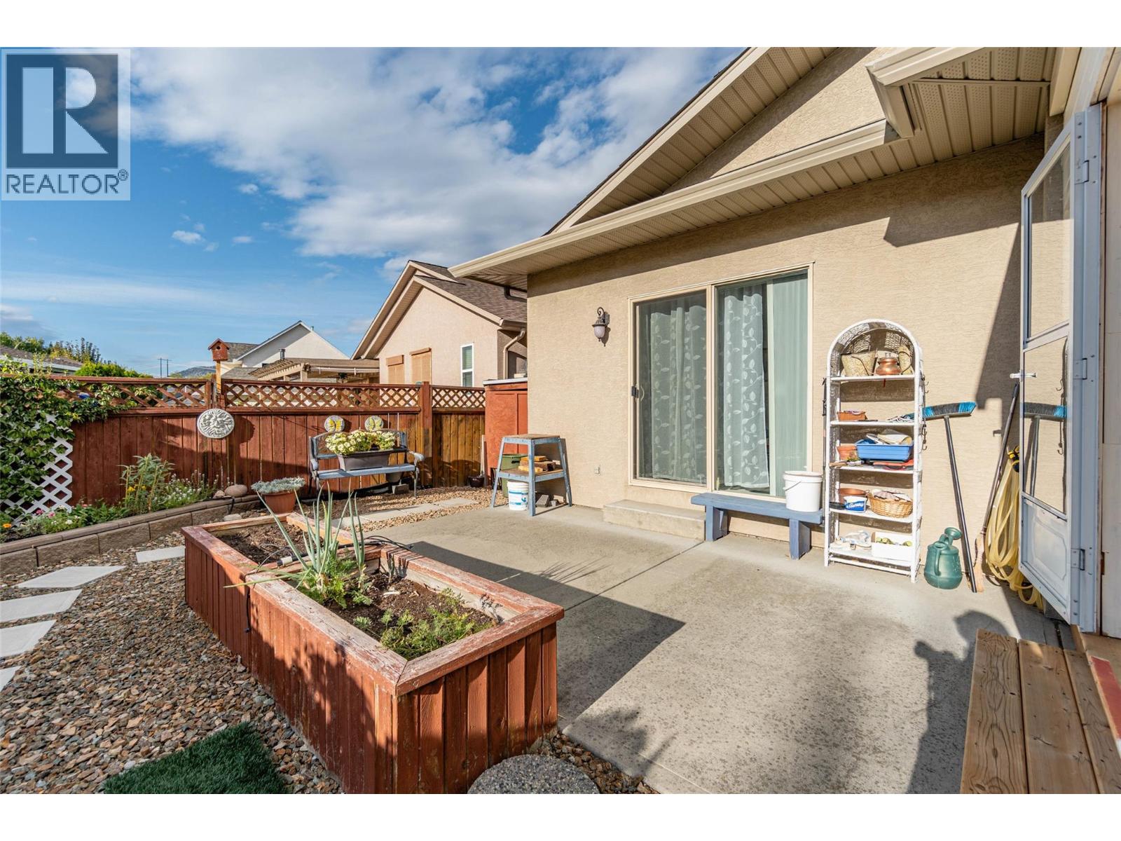  6676 OXBOW Crescent, Oliver