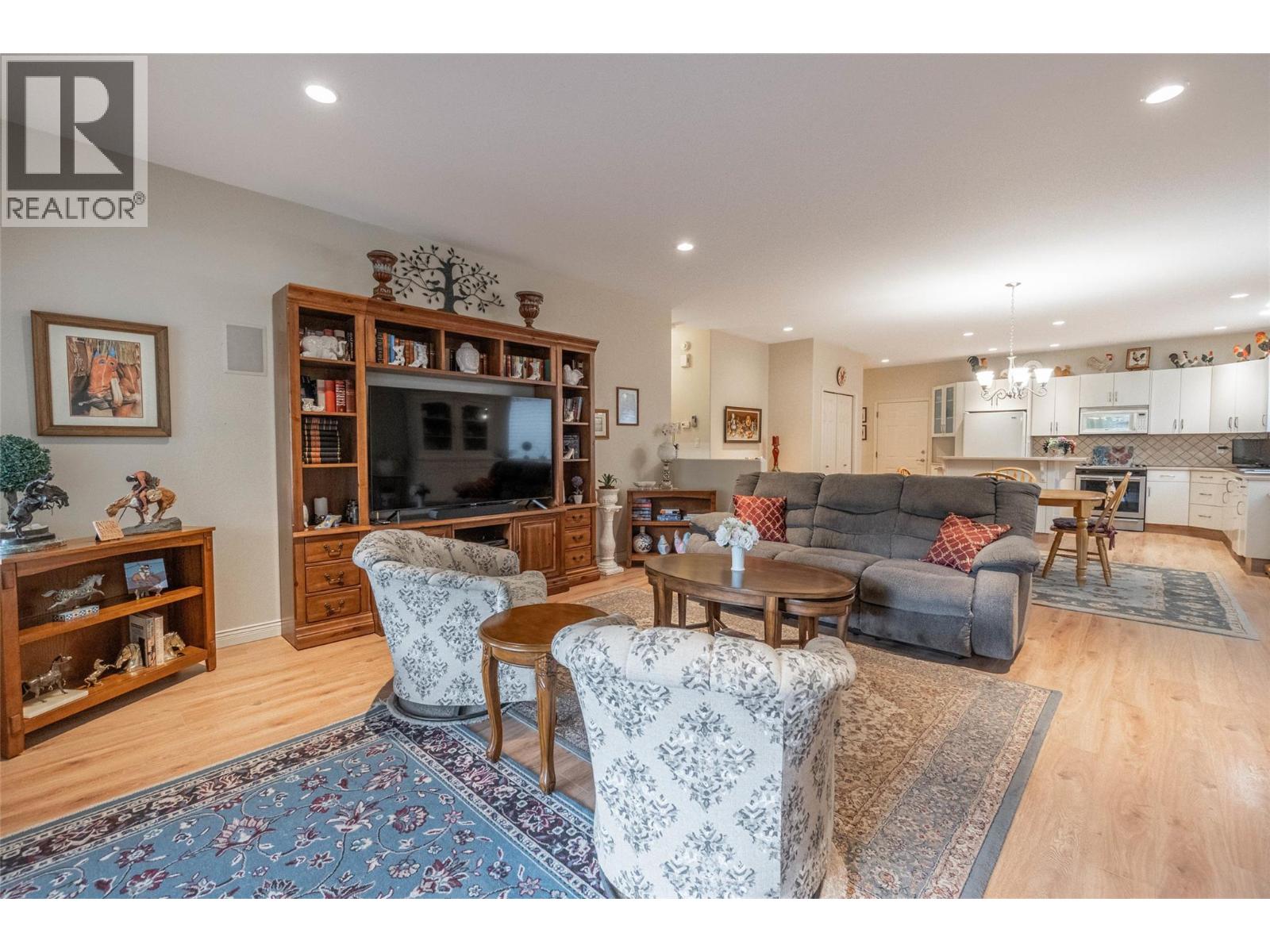  6676 OXBOW Crescent, Oliver