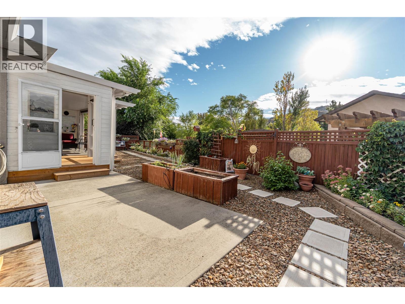  6676 OXBOW Crescent, Oliver