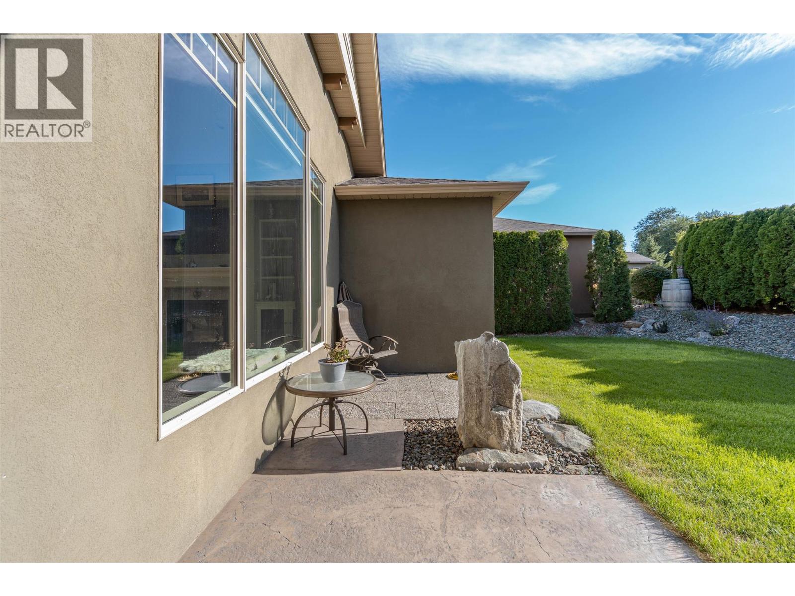 28 6833 MEADOWS Drive, Oliver