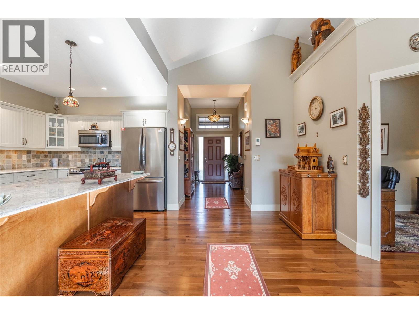 28 6833 MEADOWS Drive, Oliver