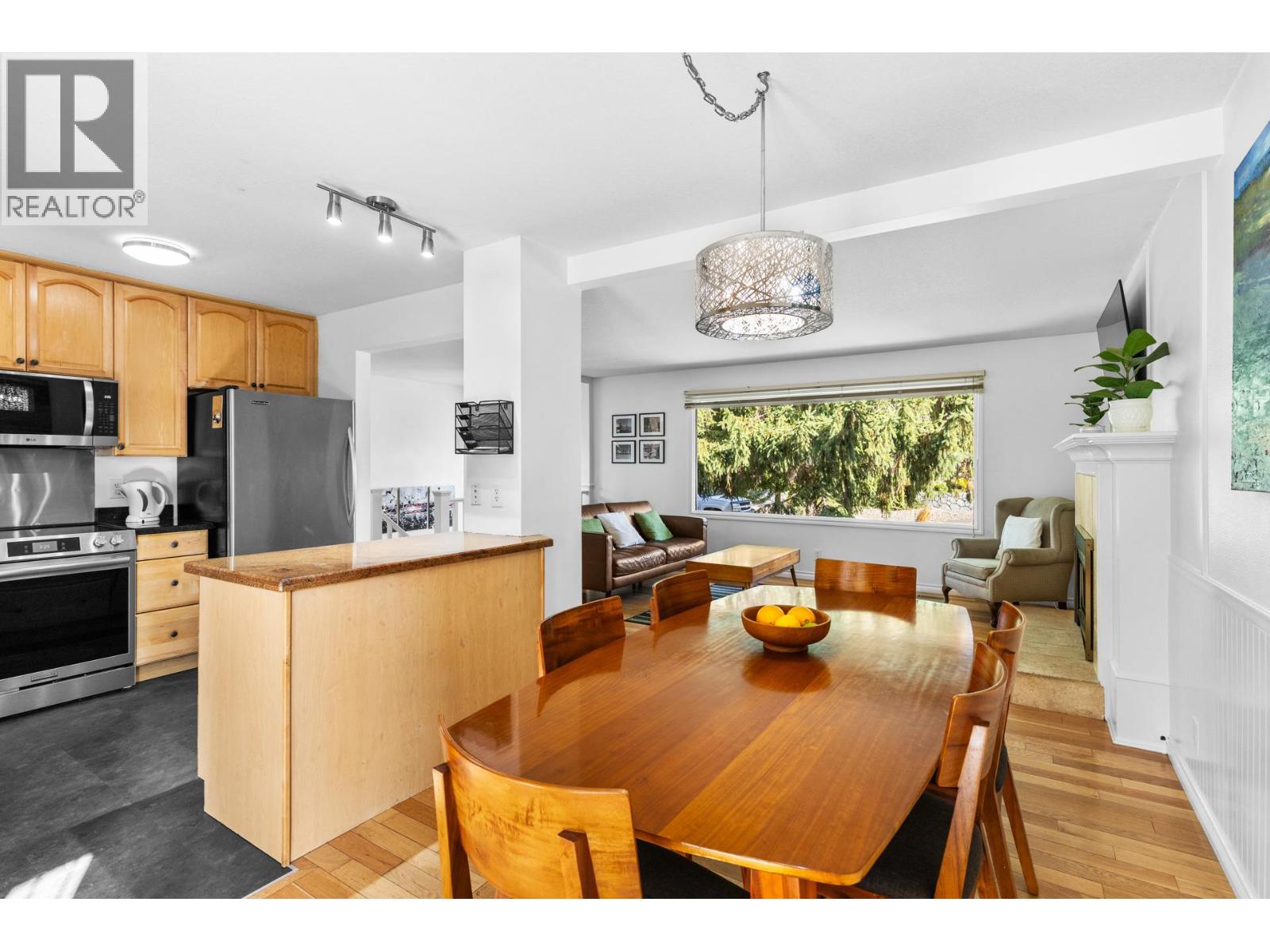  1112 Pinecrest Lane, Kelowna