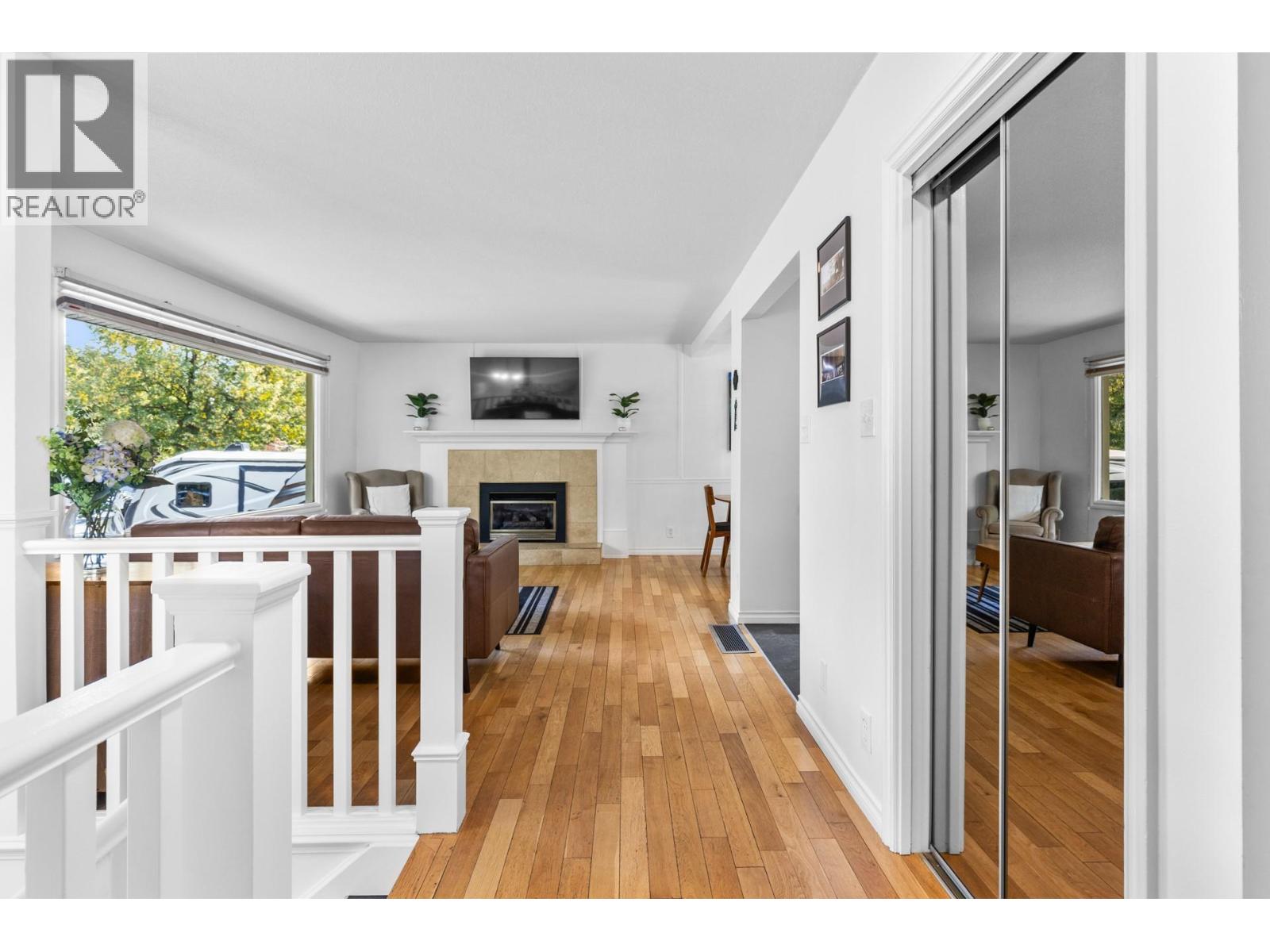  1112 Pinecrest Lane, Kelowna