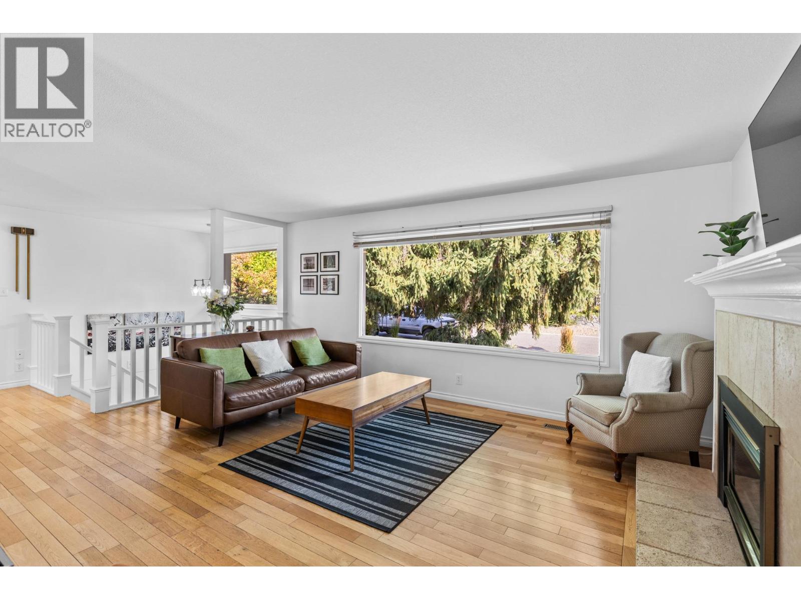  1112 Pinecrest Lane, Kelowna