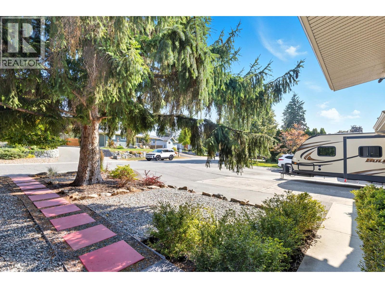  1112 Pinecrest Lane, Kelowna