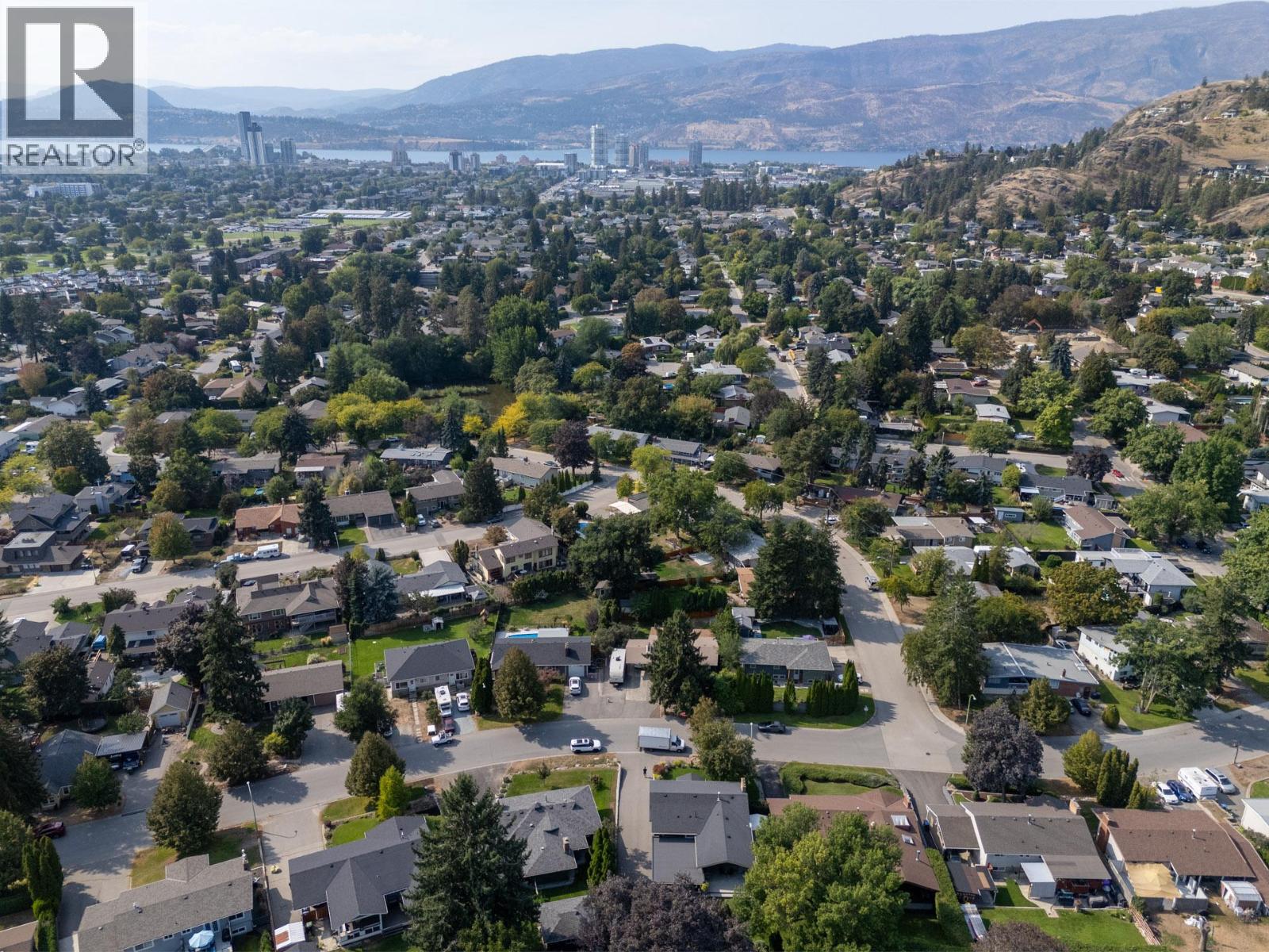  1112 Pinecrest Lane, Kelowna