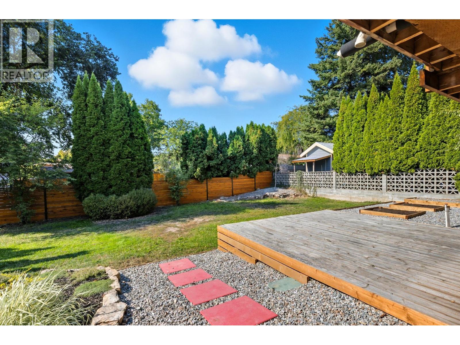  1112 Pinecrest Lane, Kelowna