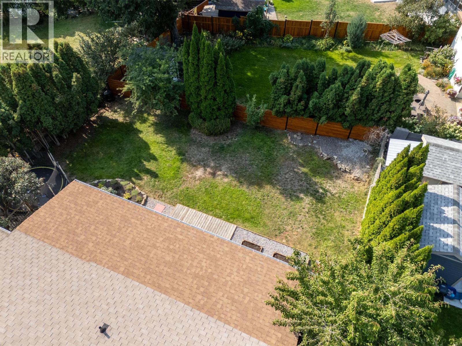  1112 Pinecrest Lane, Kelowna