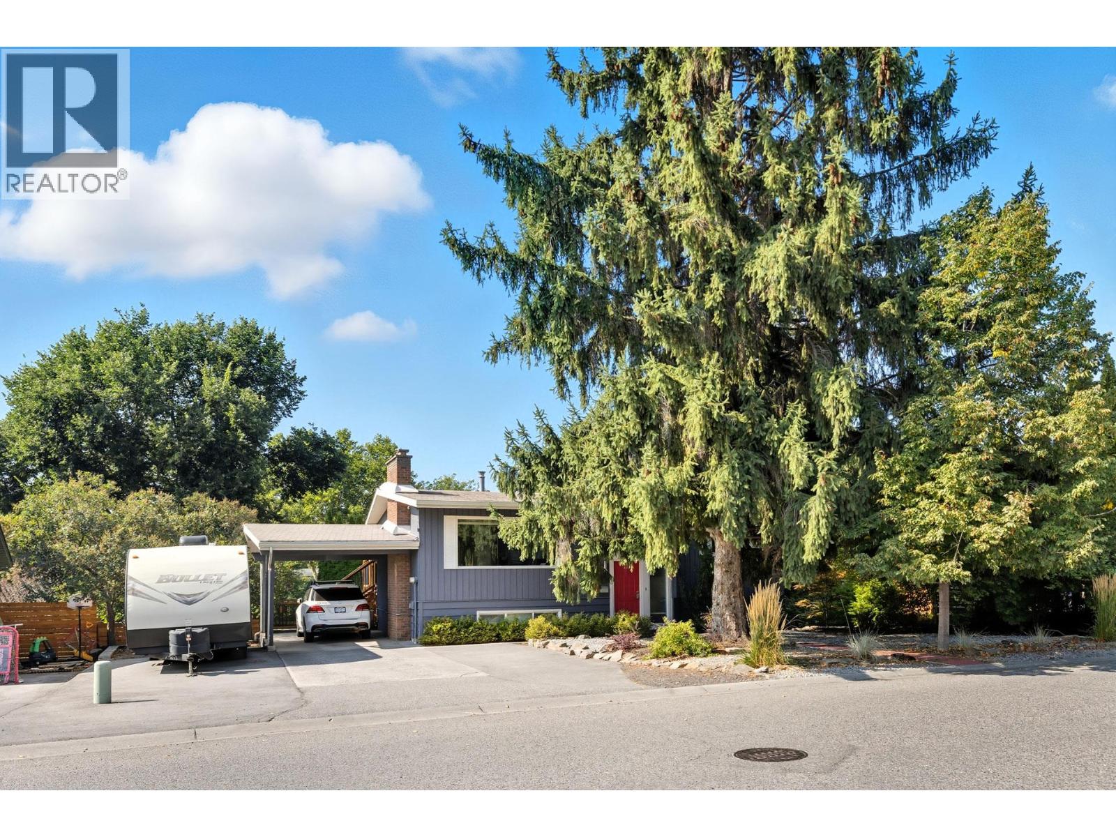  1112 Pinecrest Lane, Kelowna