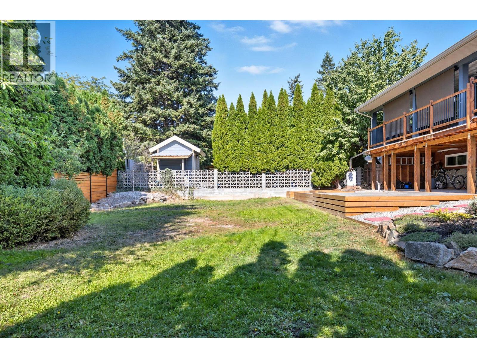  1112 Pinecrest Lane, Kelowna