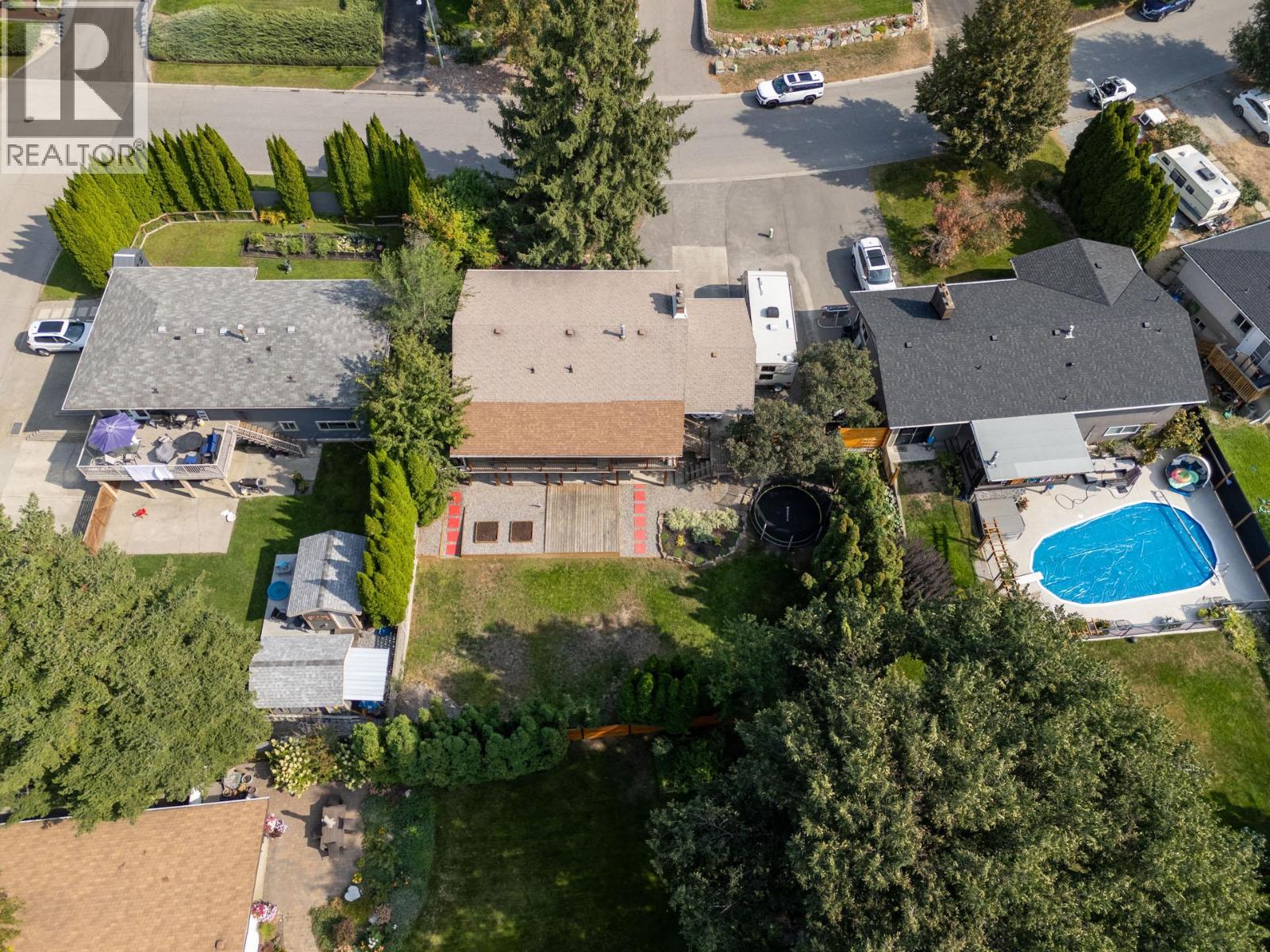  1112 Pinecrest Lane, Kelowna