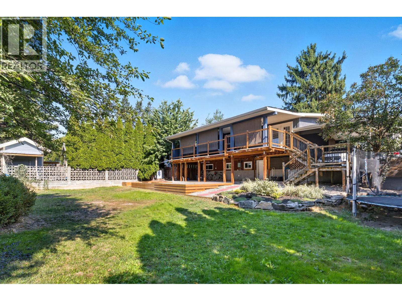  1112 Pinecrest Lane, Kelowna
