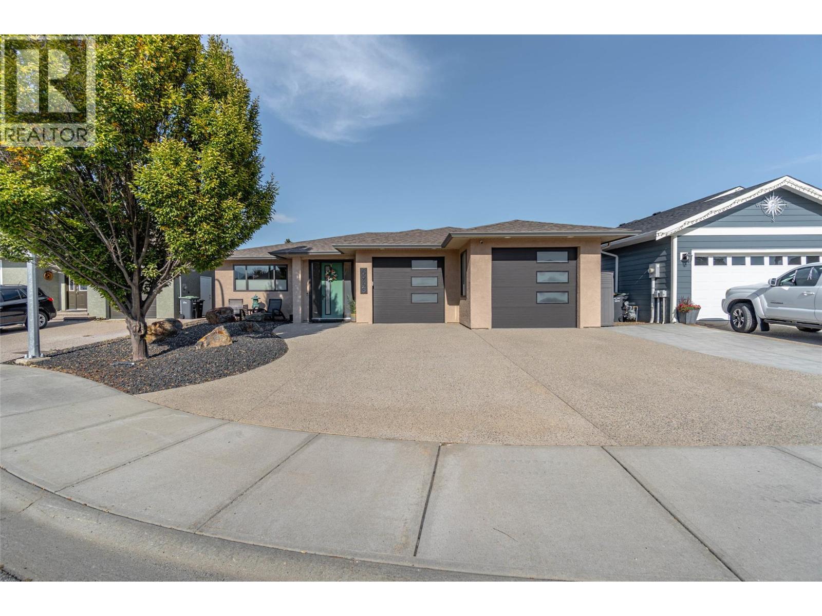 6963 CHARDONNAY Place, Oliver