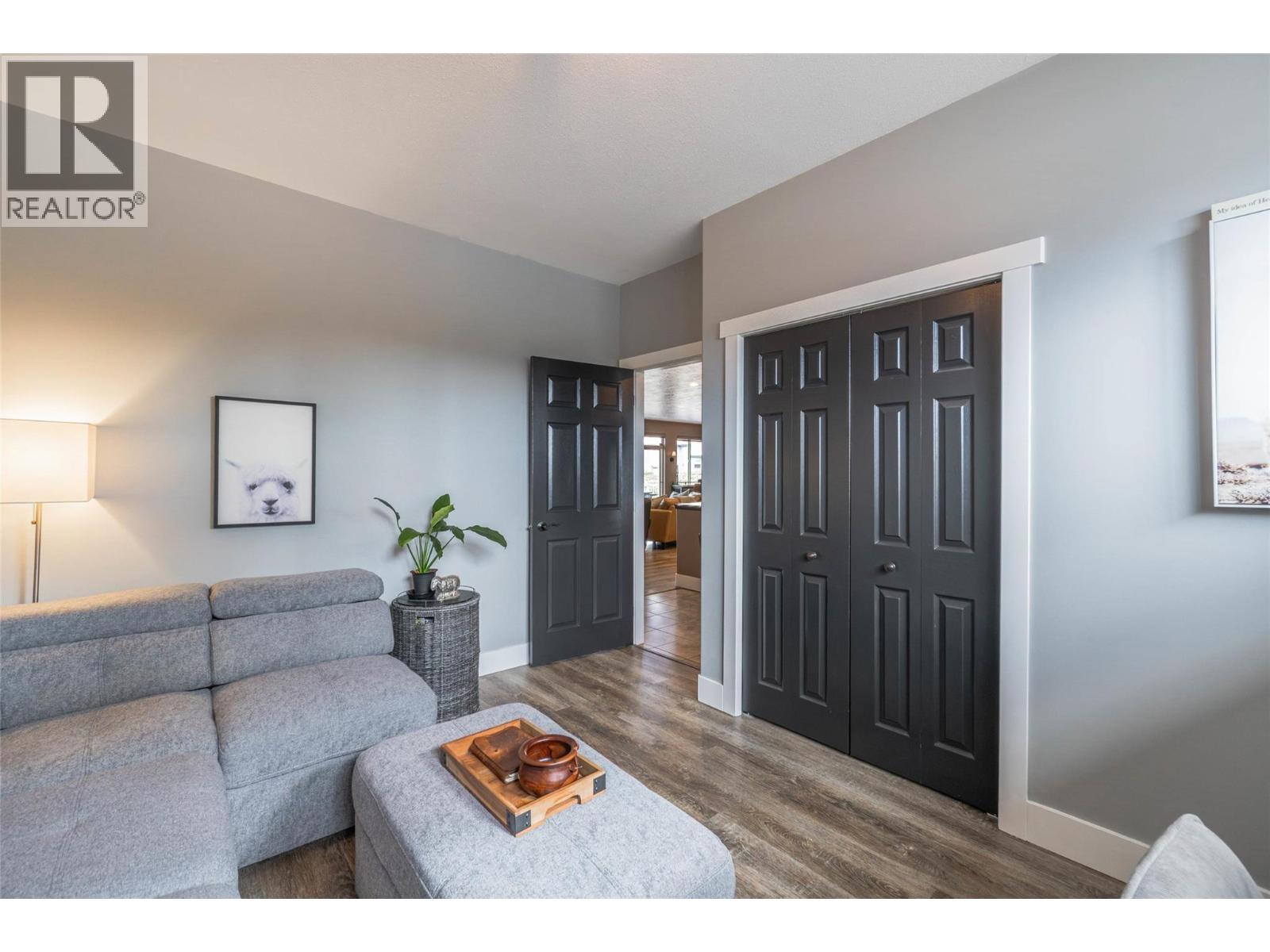 6963 CHARDONNAY Place, Oliver