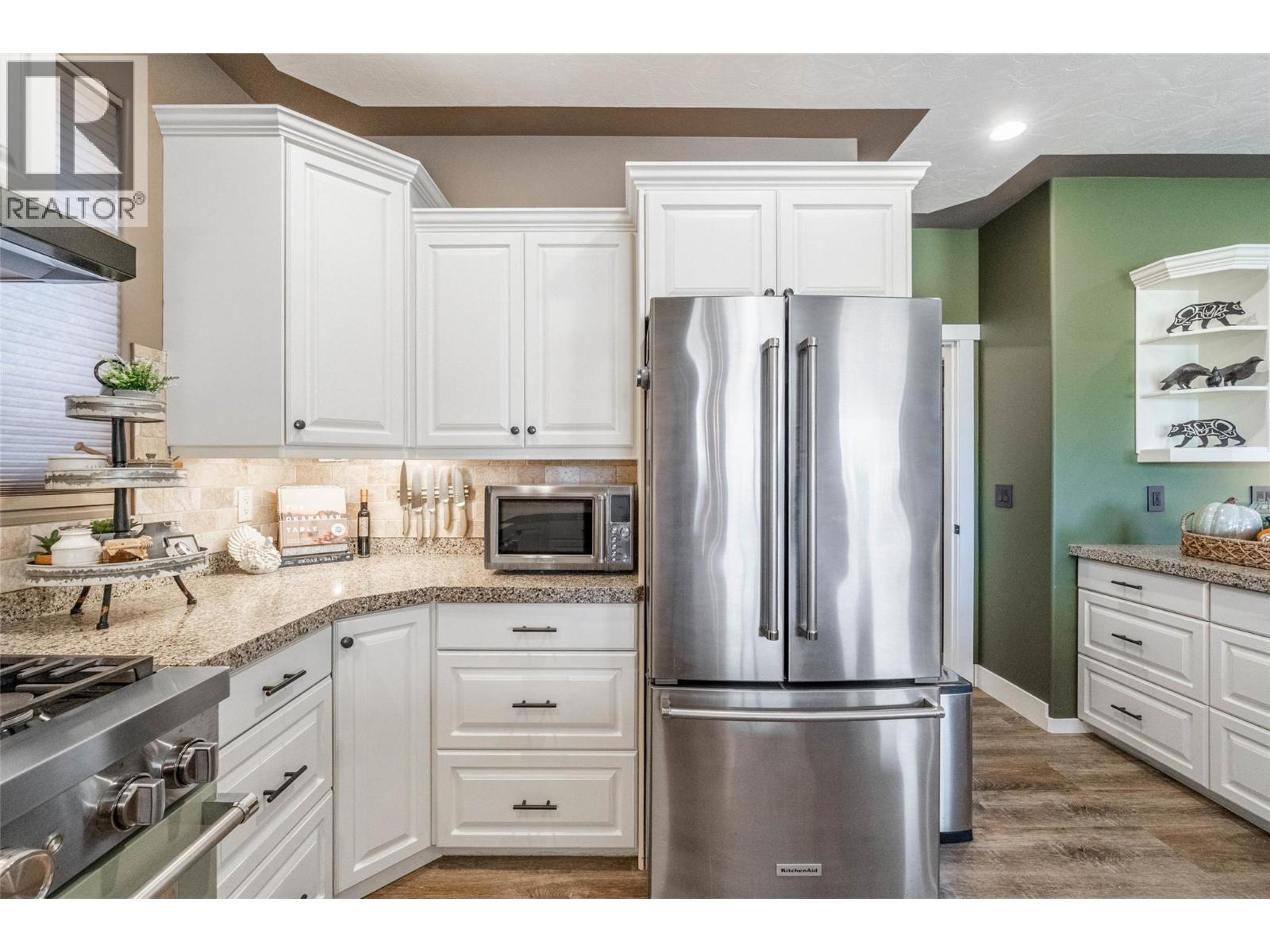 6963 CHARDONNAY Place, Oliver