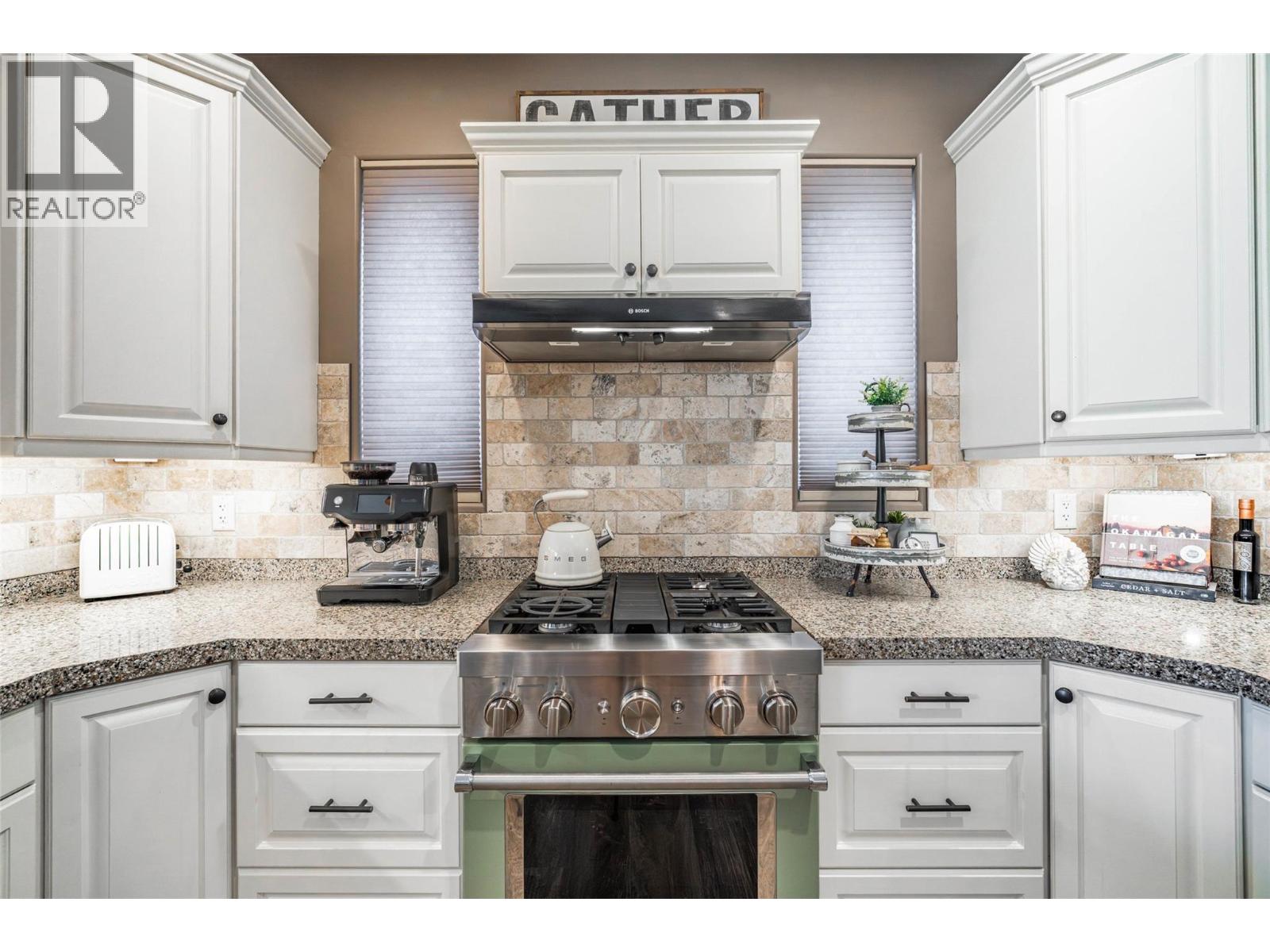 6963 CHARDONNAY Place, Oliver