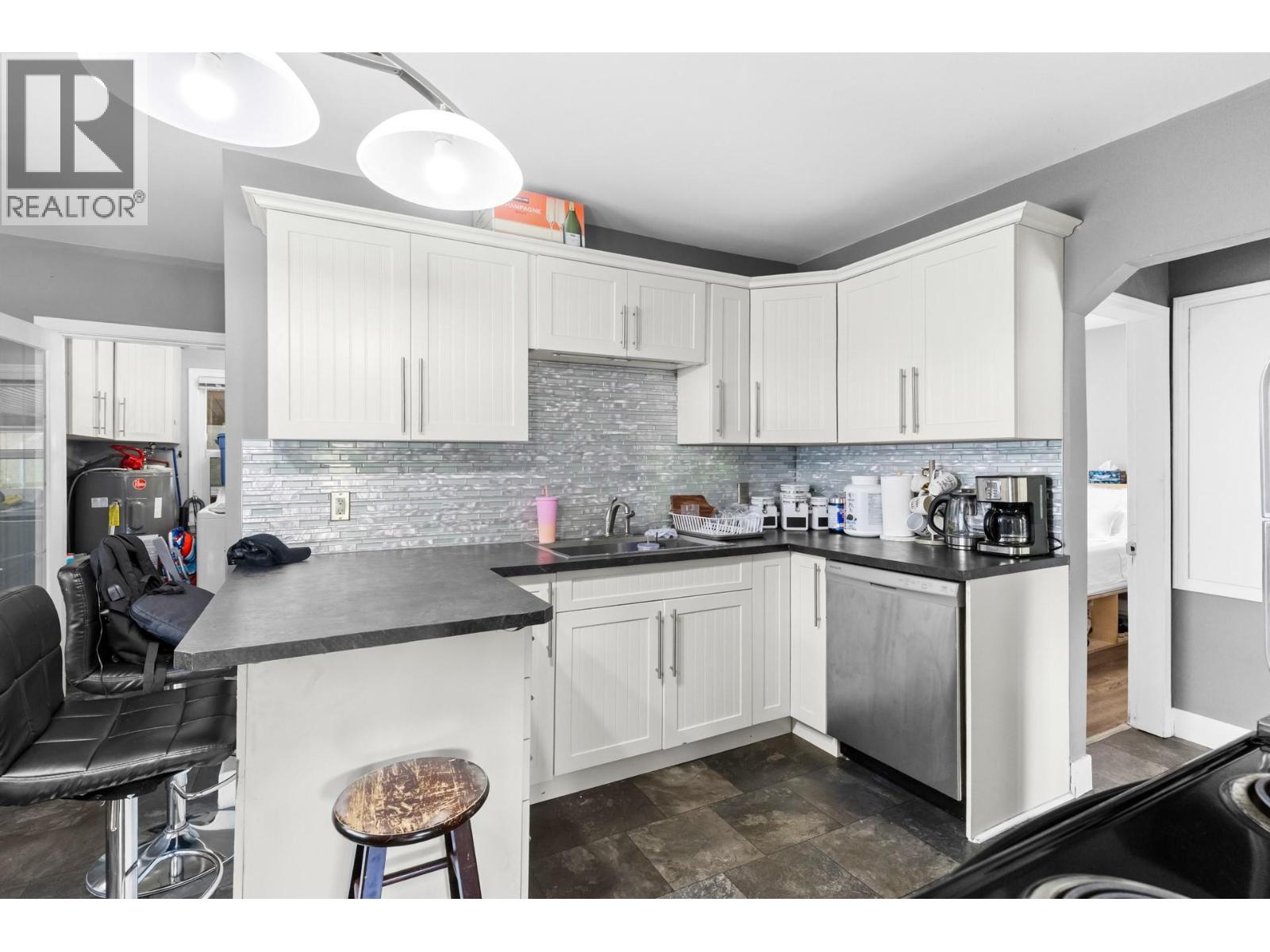  842 Glenmore Drive, Kelowna