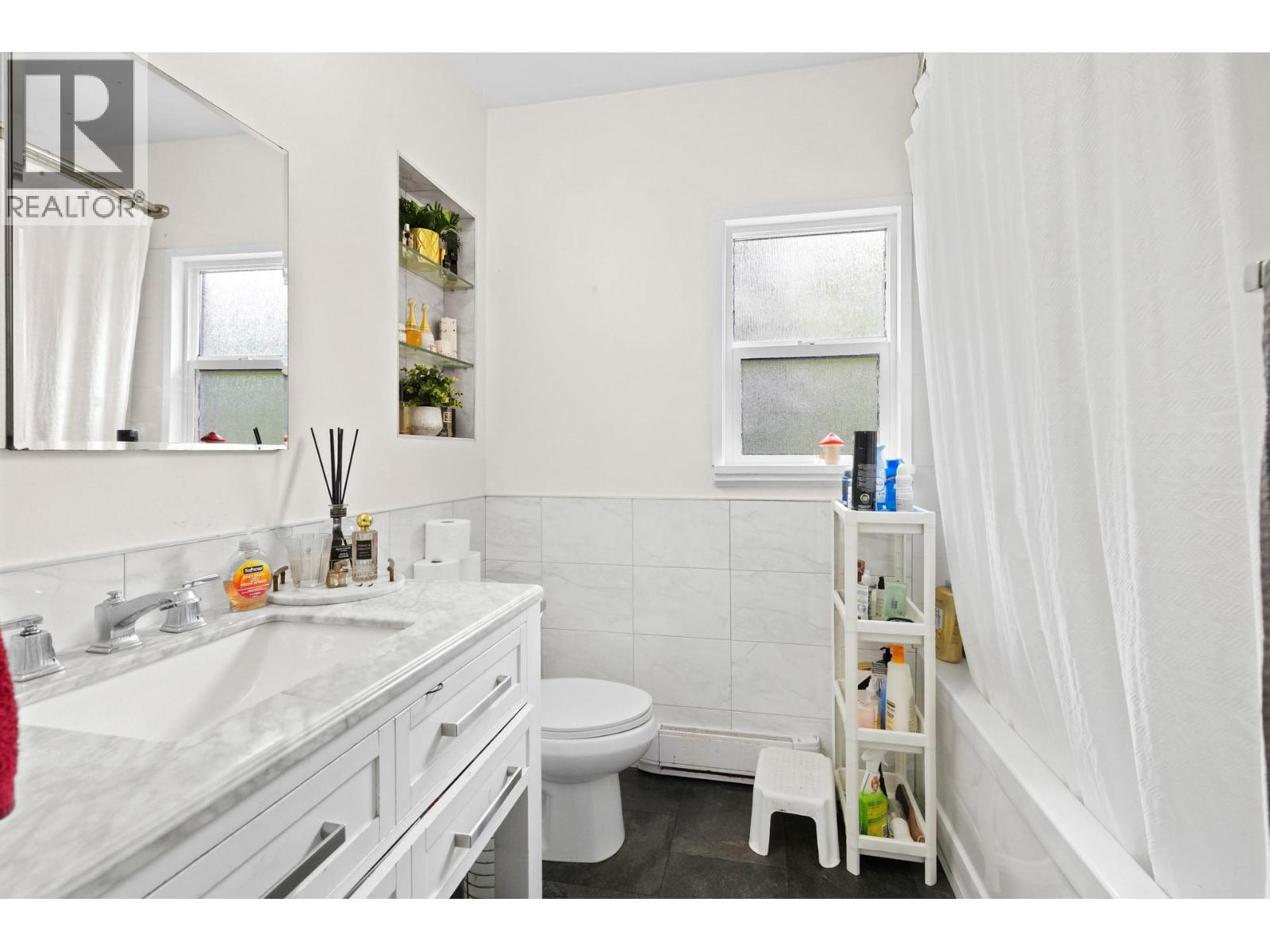  842 Glenmore Drive, Kelowna