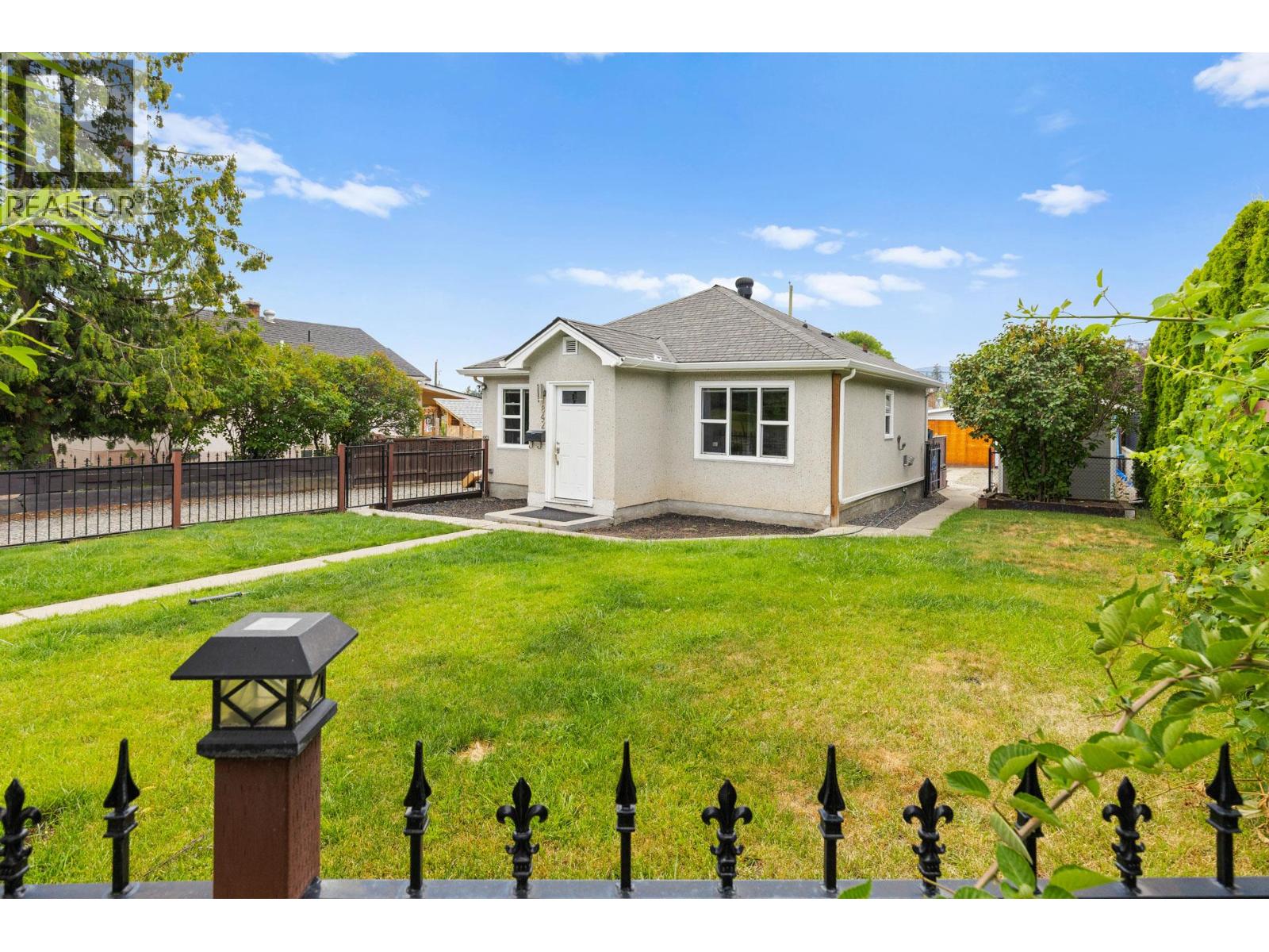  842 Glenmore Drive, Kelowna