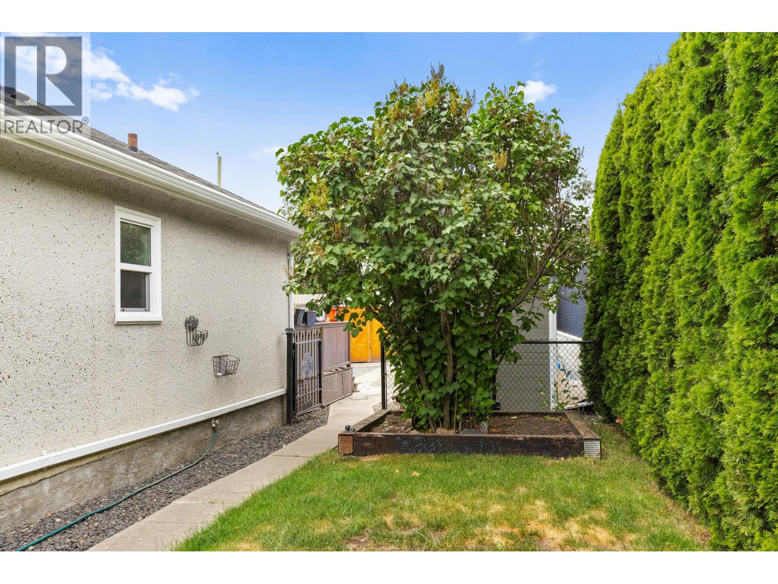  842 Glenmore Drive, Kelowna