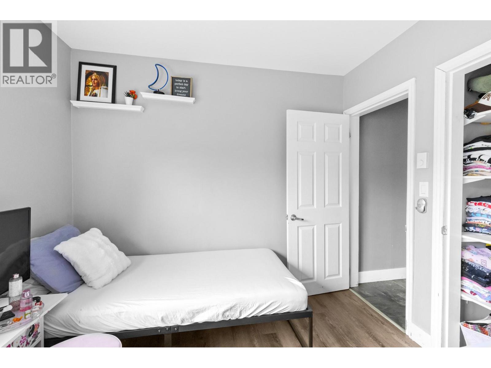  842 Glenmore Drive, Kelowna