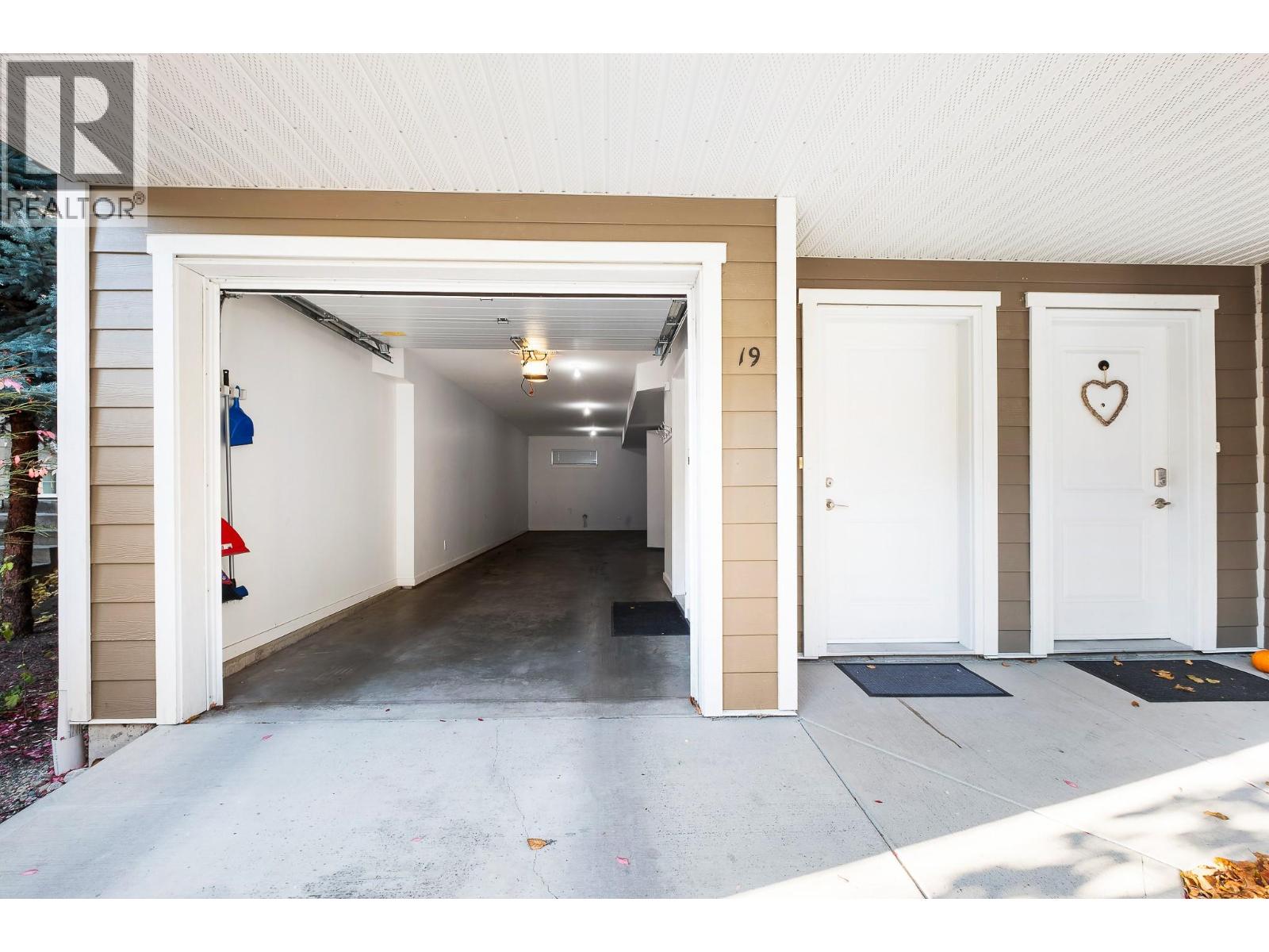 19 600 Sherwood Road, Kelowna