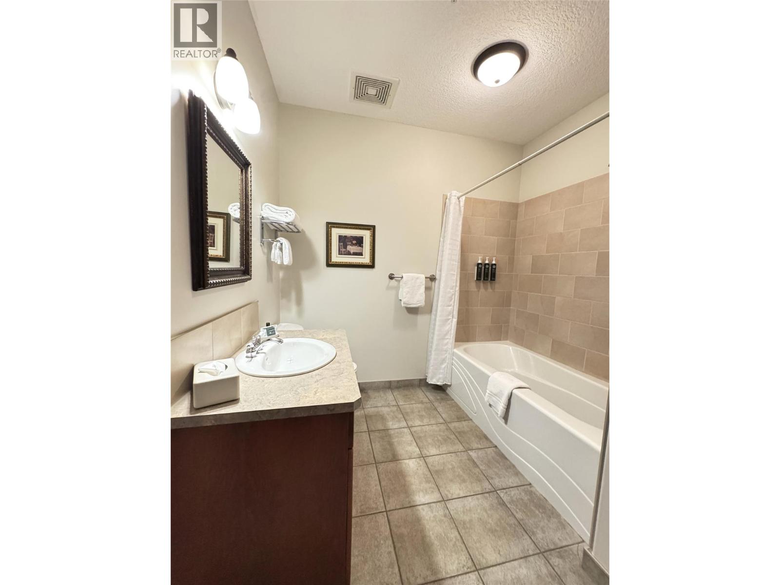 200 BIGHORN Boulevard Unit# 211D, Radium Hot Springs