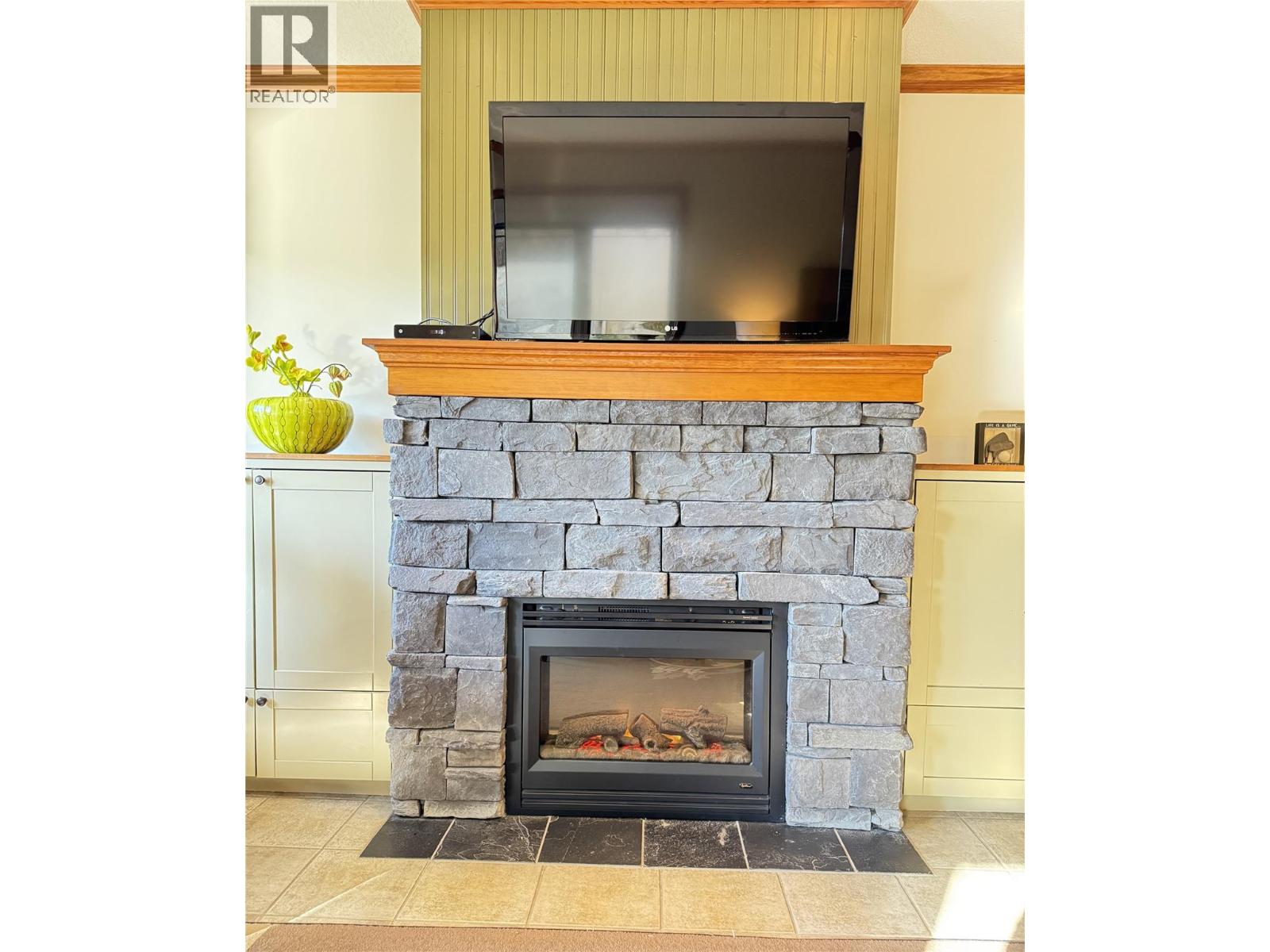 200 BIGHORN Boulevard Unit# 211D, Radium Hot Springs