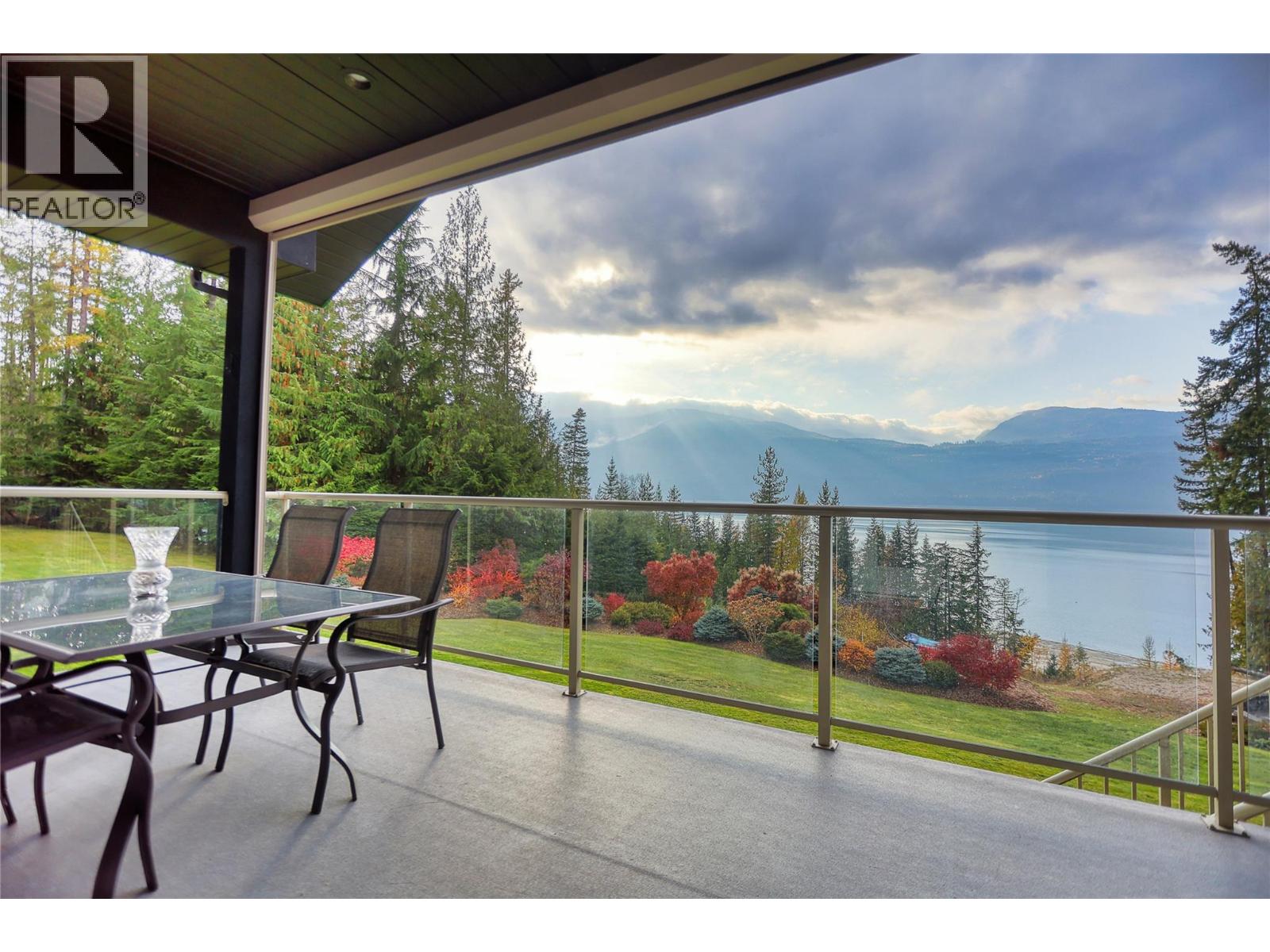 2600 Highway 23 N, Nakusp